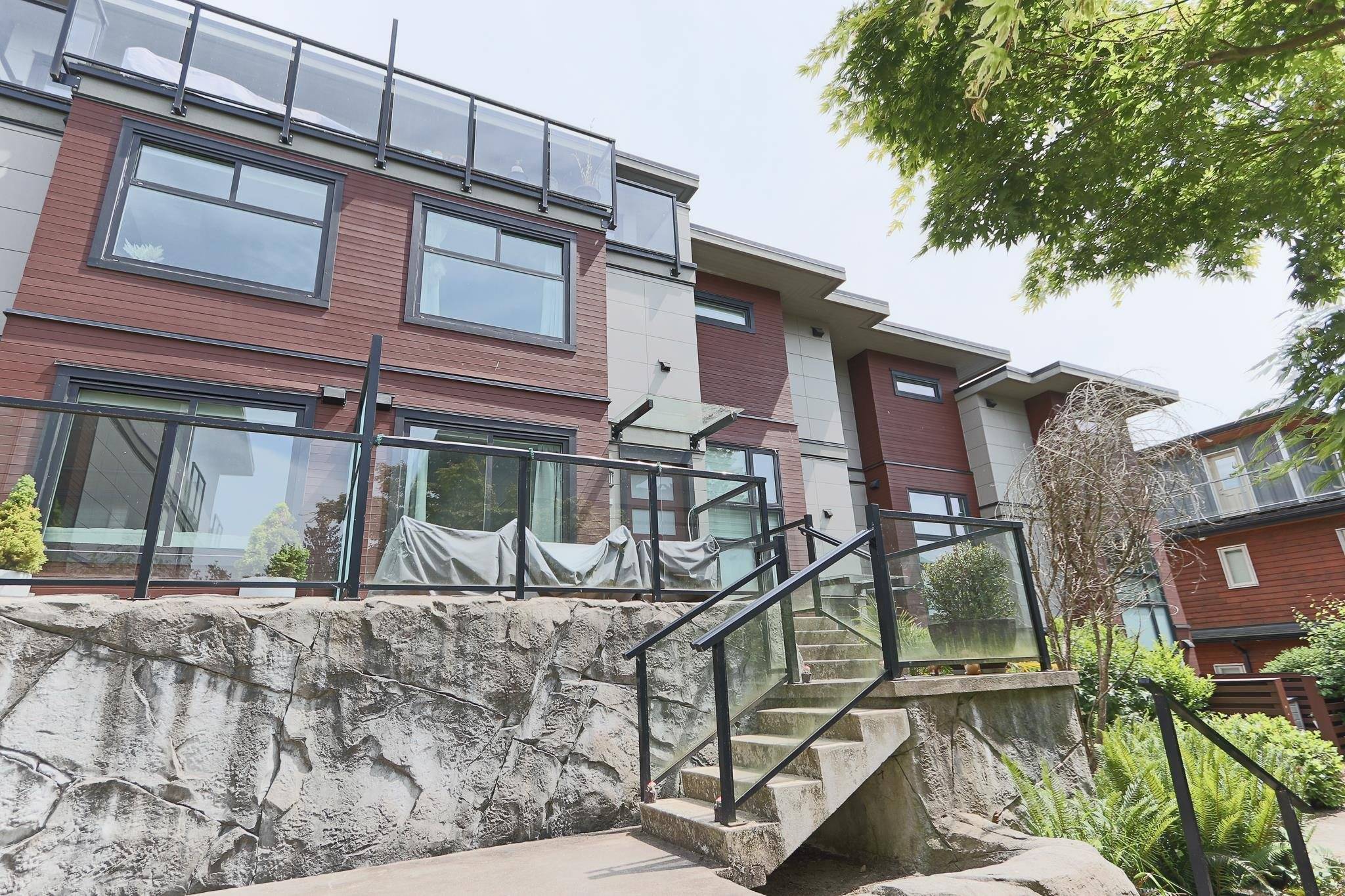 North Vancouver, BC V7M 2L3,2358 Western AVE #15