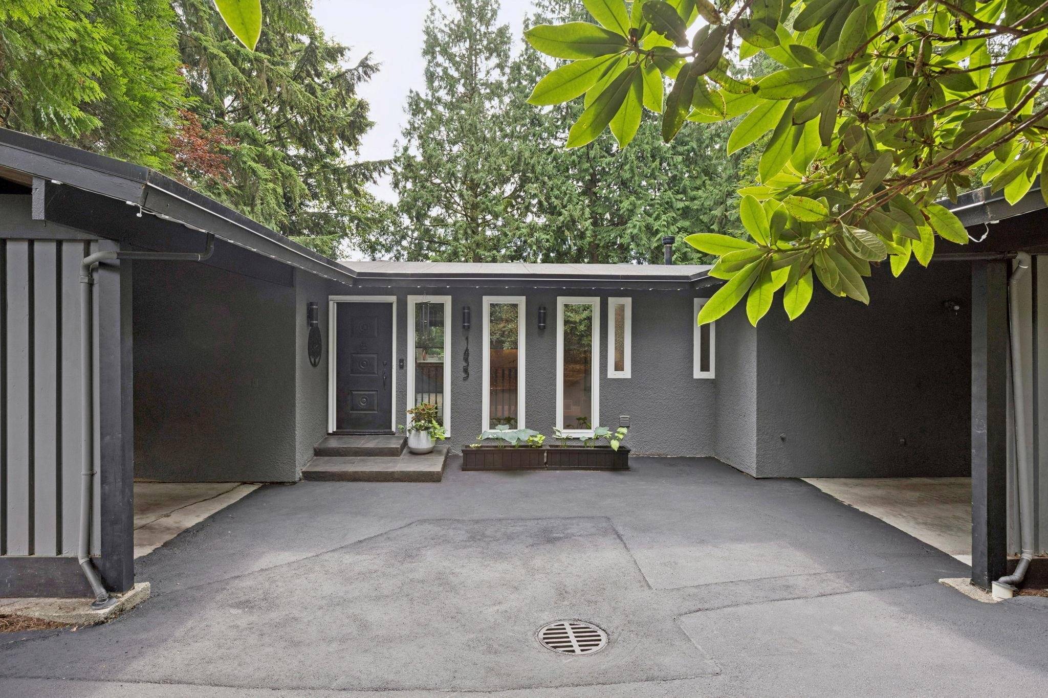 North Vancouver, BC V7K 1X4,1433 Mcnair DR