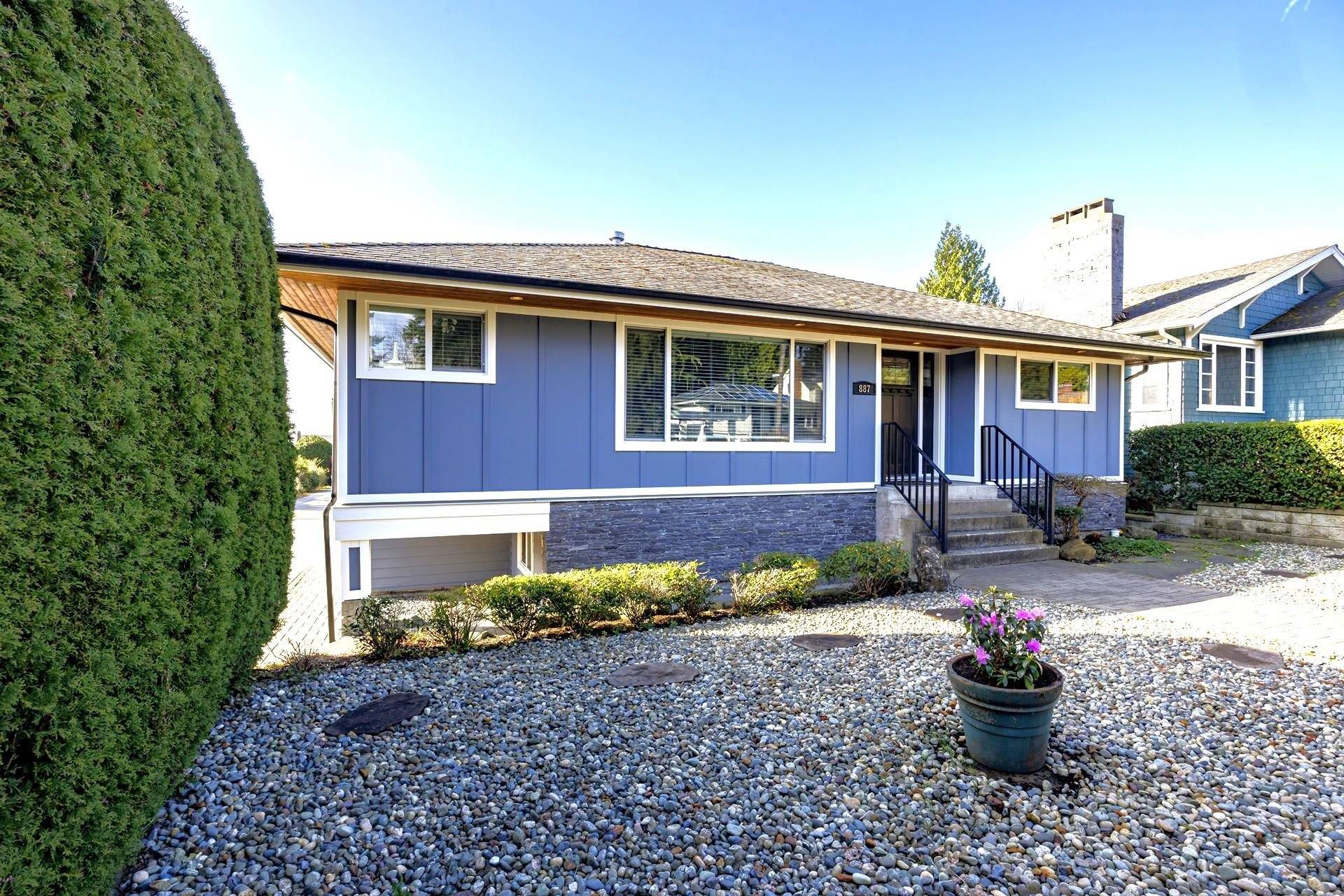 North Vancouver, BC V7L 2X2,887 E 17th ST