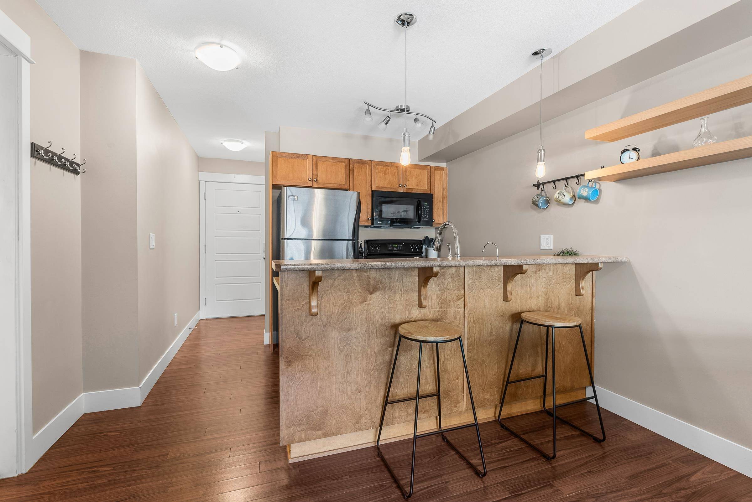 Abbotsford, BC V2T 0A8,30525 Cardinal AVE #201