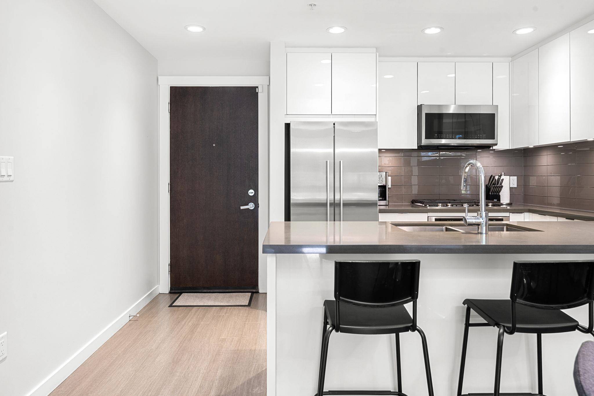 North Vancouver, BC V7M 3G8,255 W 1st ST #107