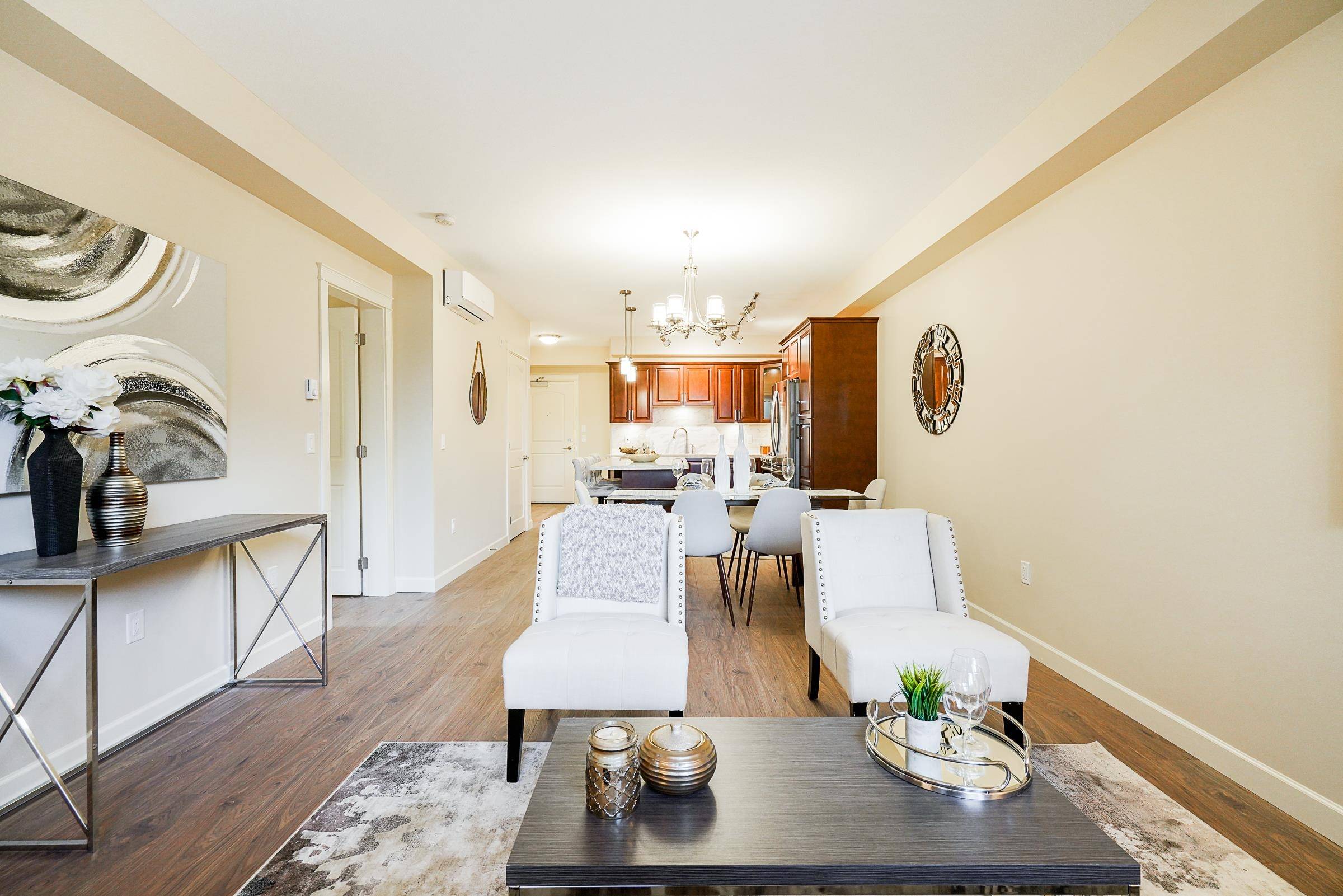 Surrey, BC V4P 0H1,14588 Mcdougall DR #409