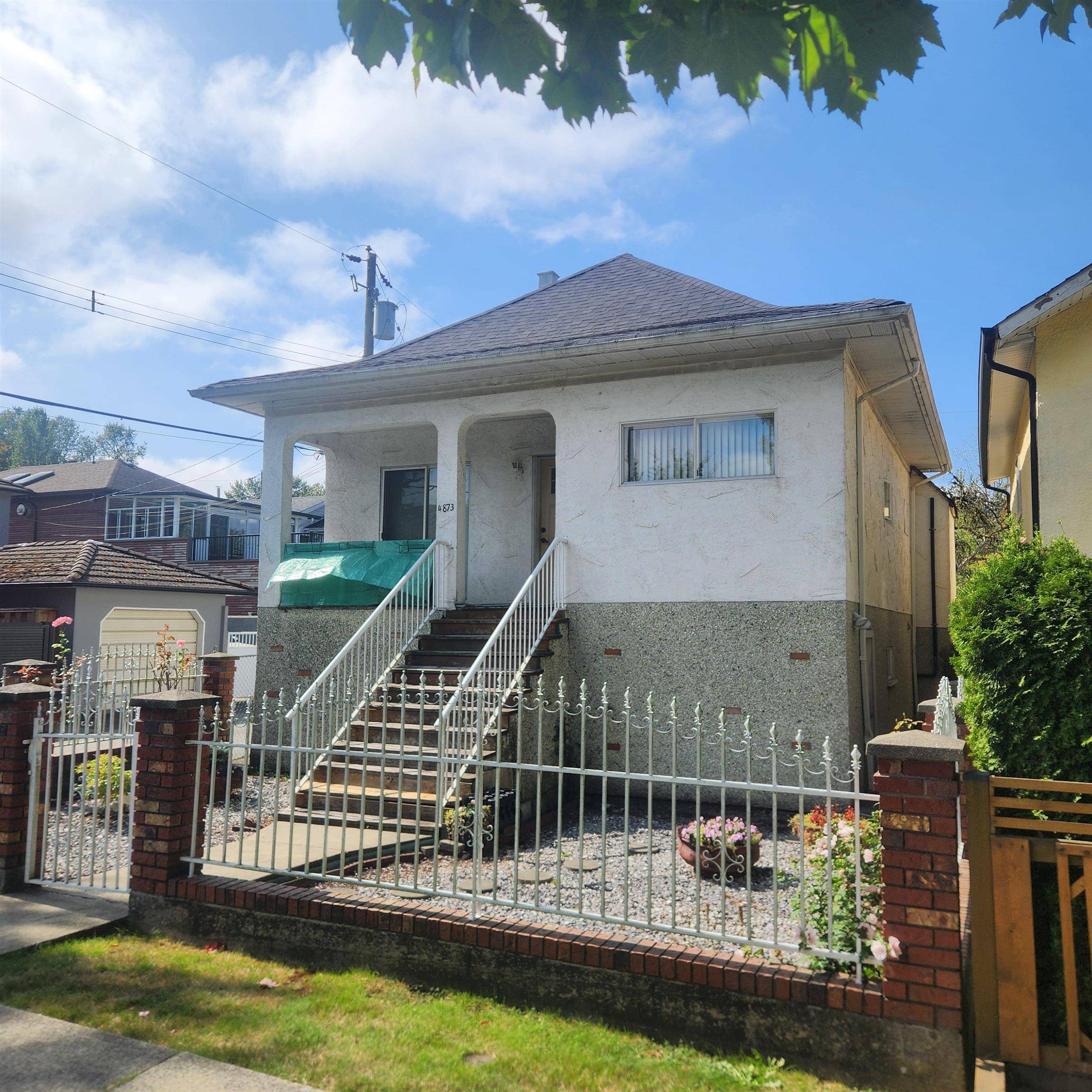 Vancouver, BC V5V 3J5,4873 James ST