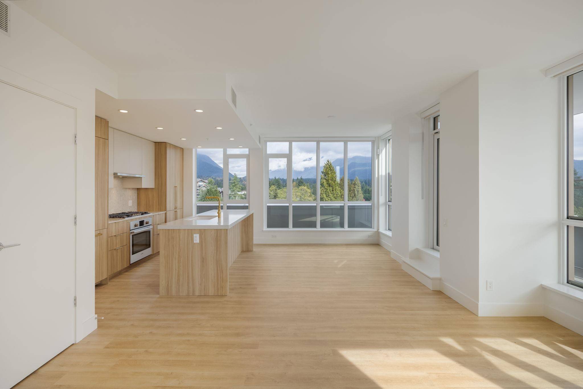 North Vancouver, BC V7J 0G1,2385 Emery CT #704