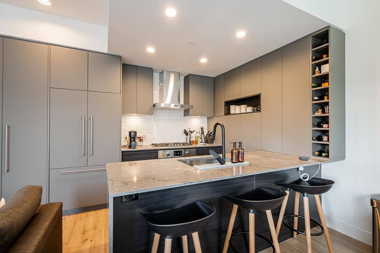 Port Moody, BC V3H 0M9,55 Klahanie DR #435