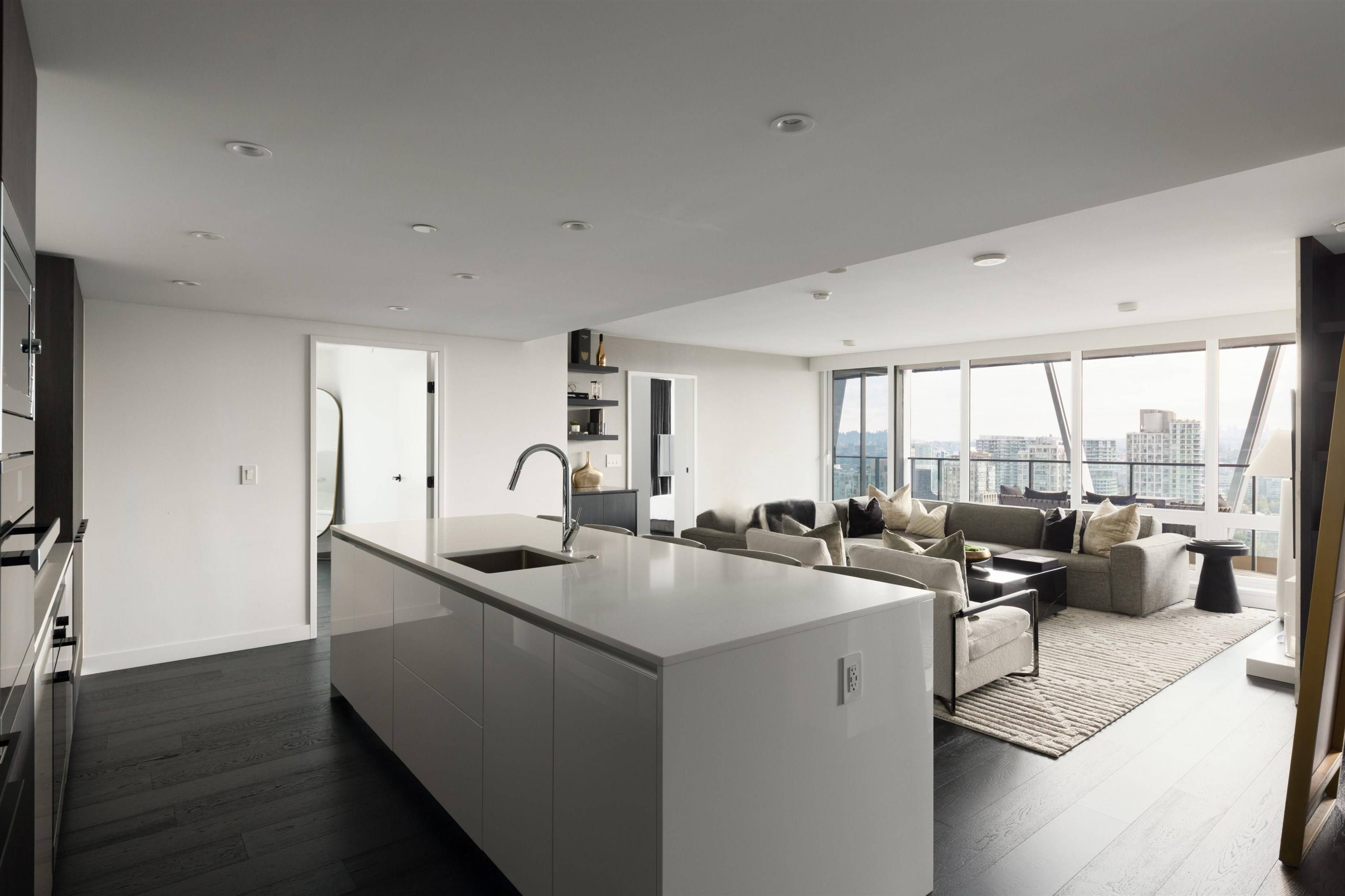 Vancouver, BC V6B 0S3,1111 Richards ST #2504