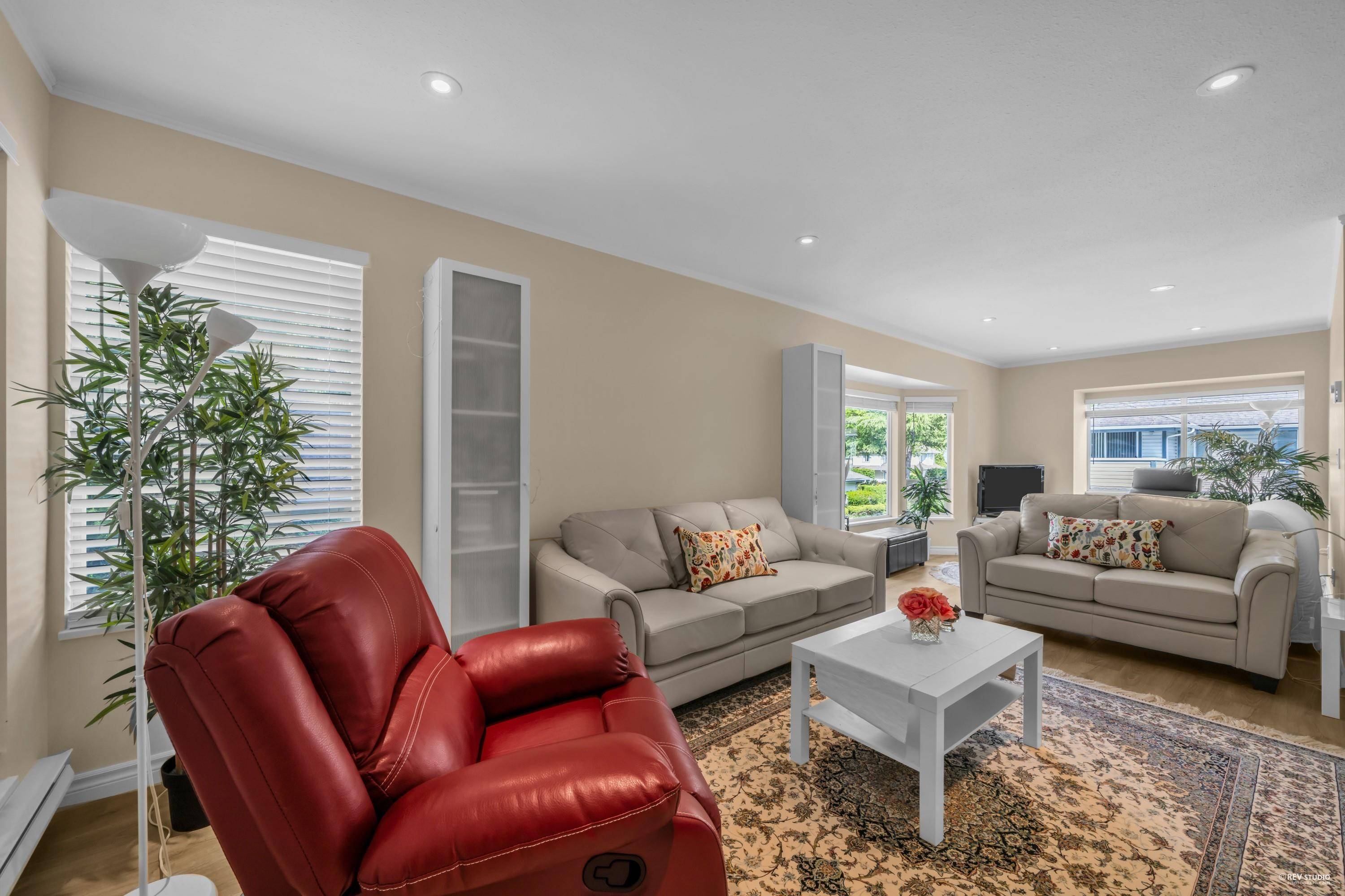 Surrey, BC V3R 9N6,9965 151 ST #12