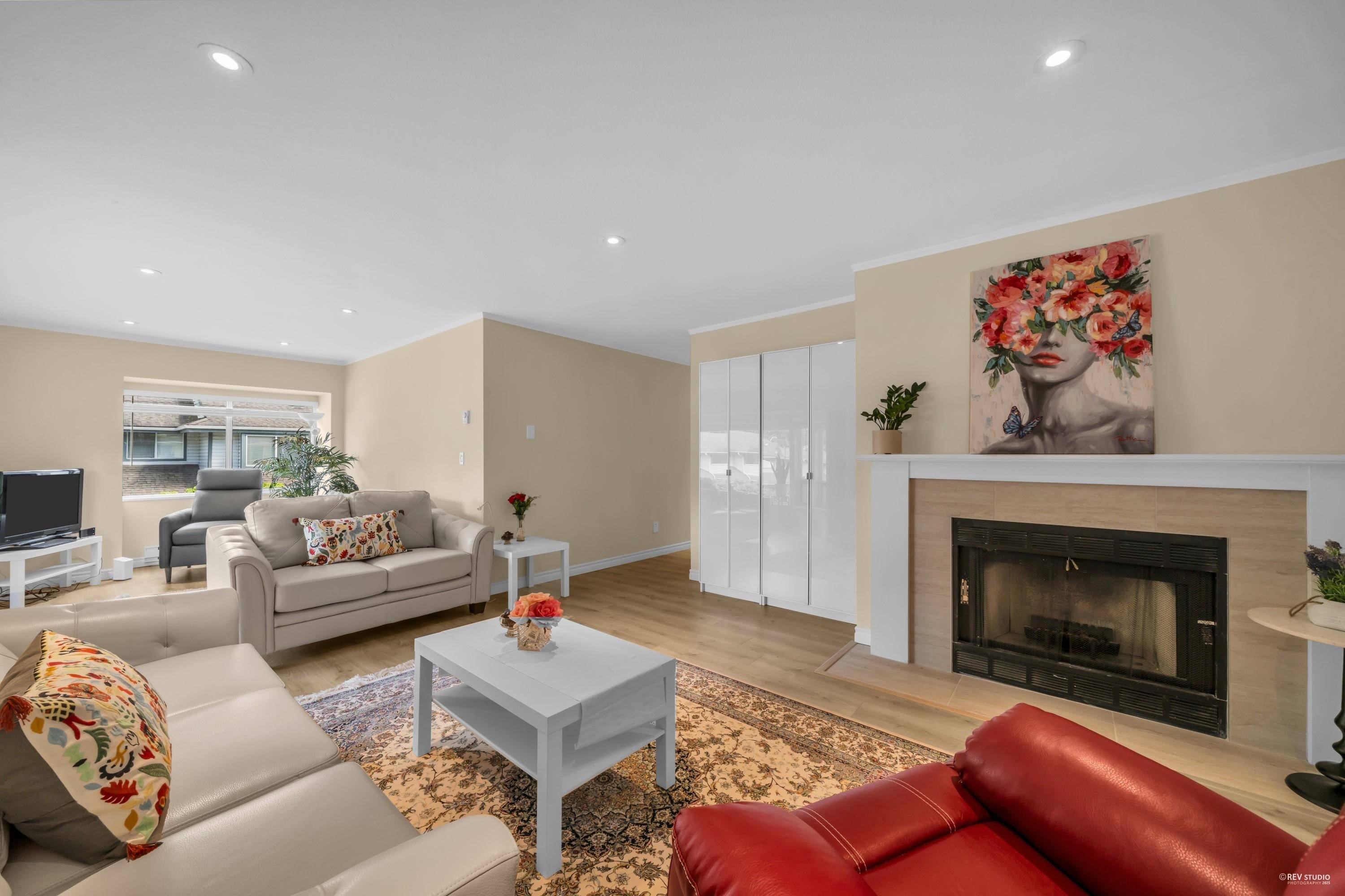 Surrey, BC V3R 9N6,9965 151 ST #12