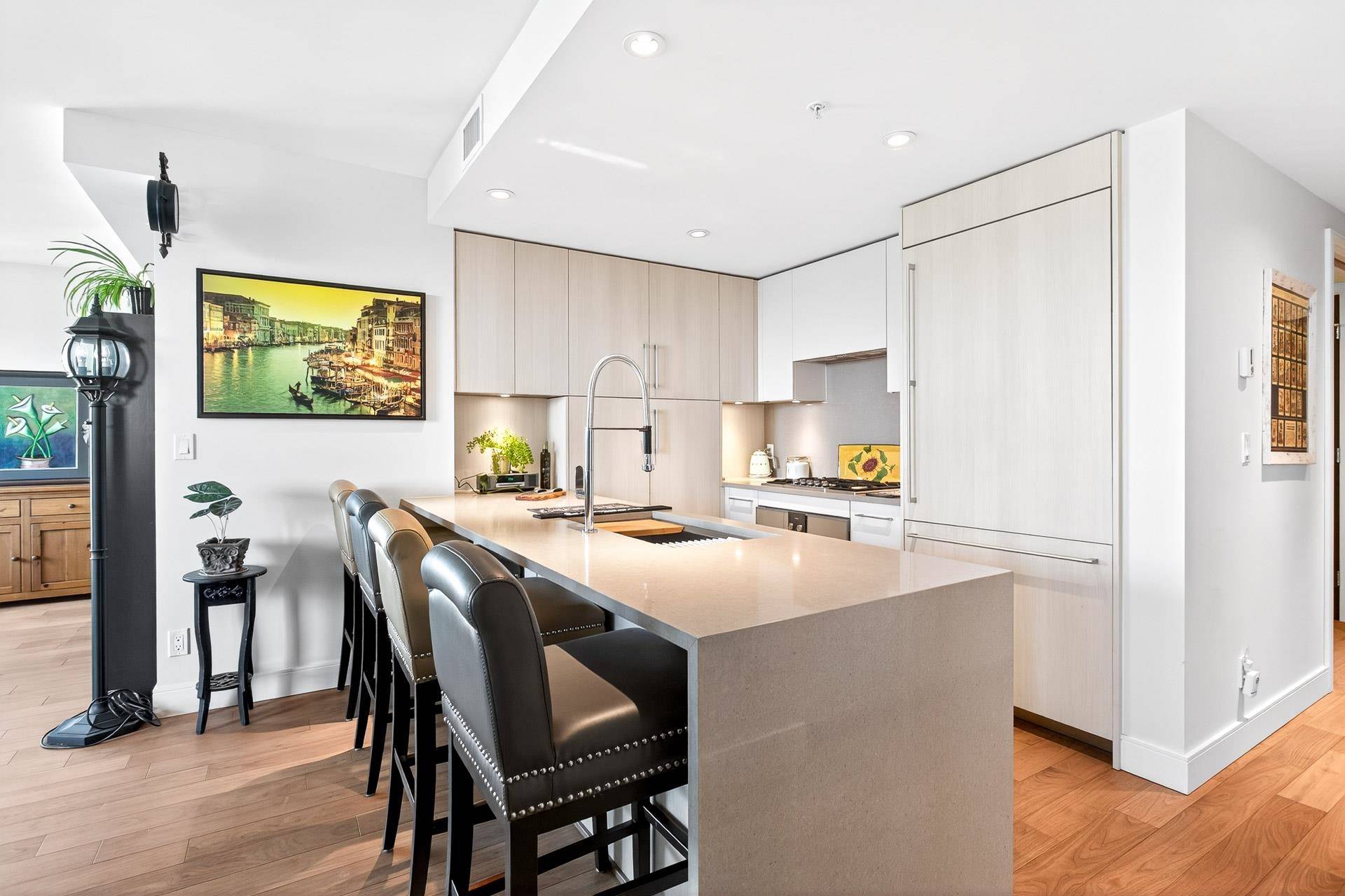 New Westminster, BC V3M 0J9,210 Salter ST #903