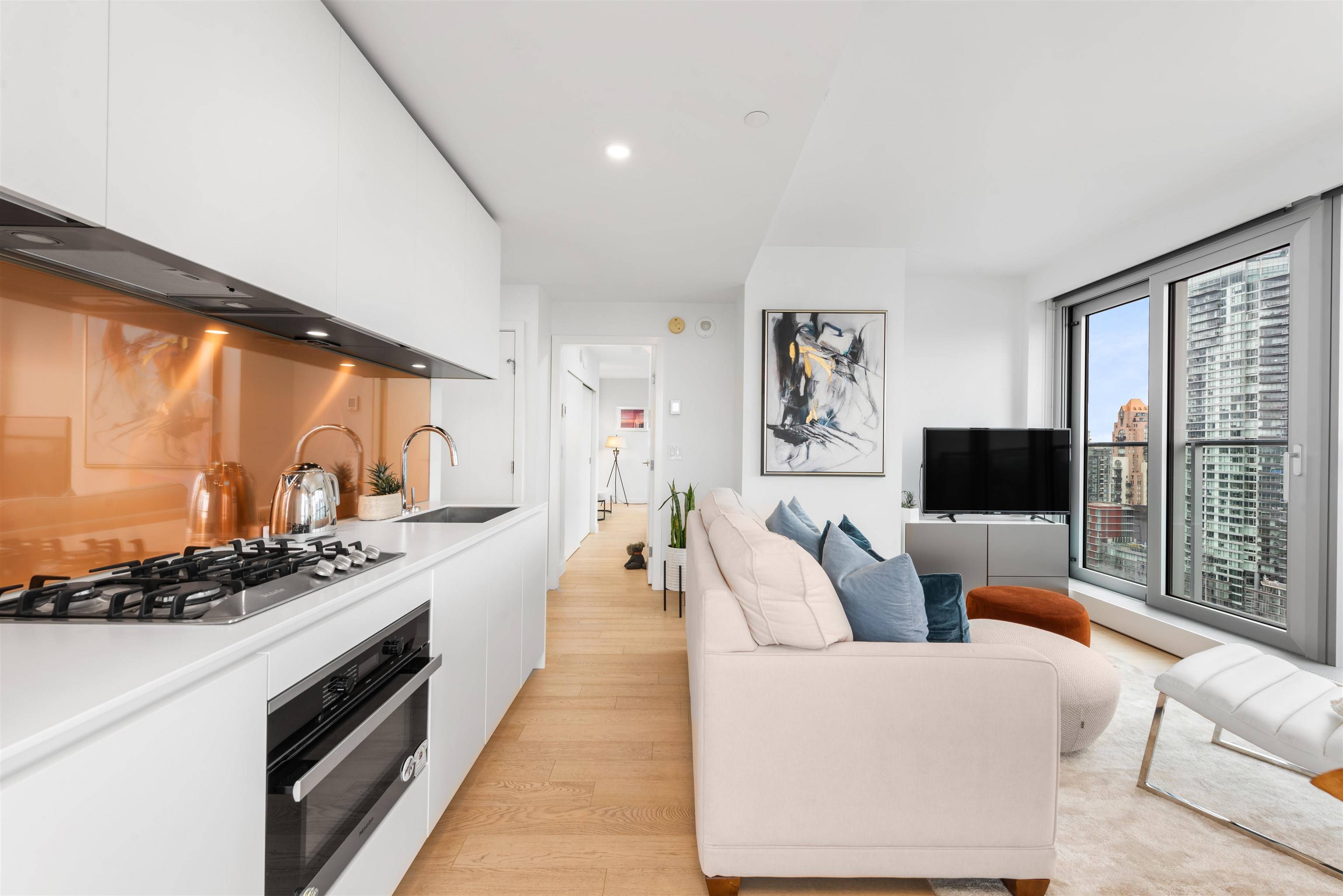 Vancouver, BC V6Z 0G5,1480 Howe ST #2702