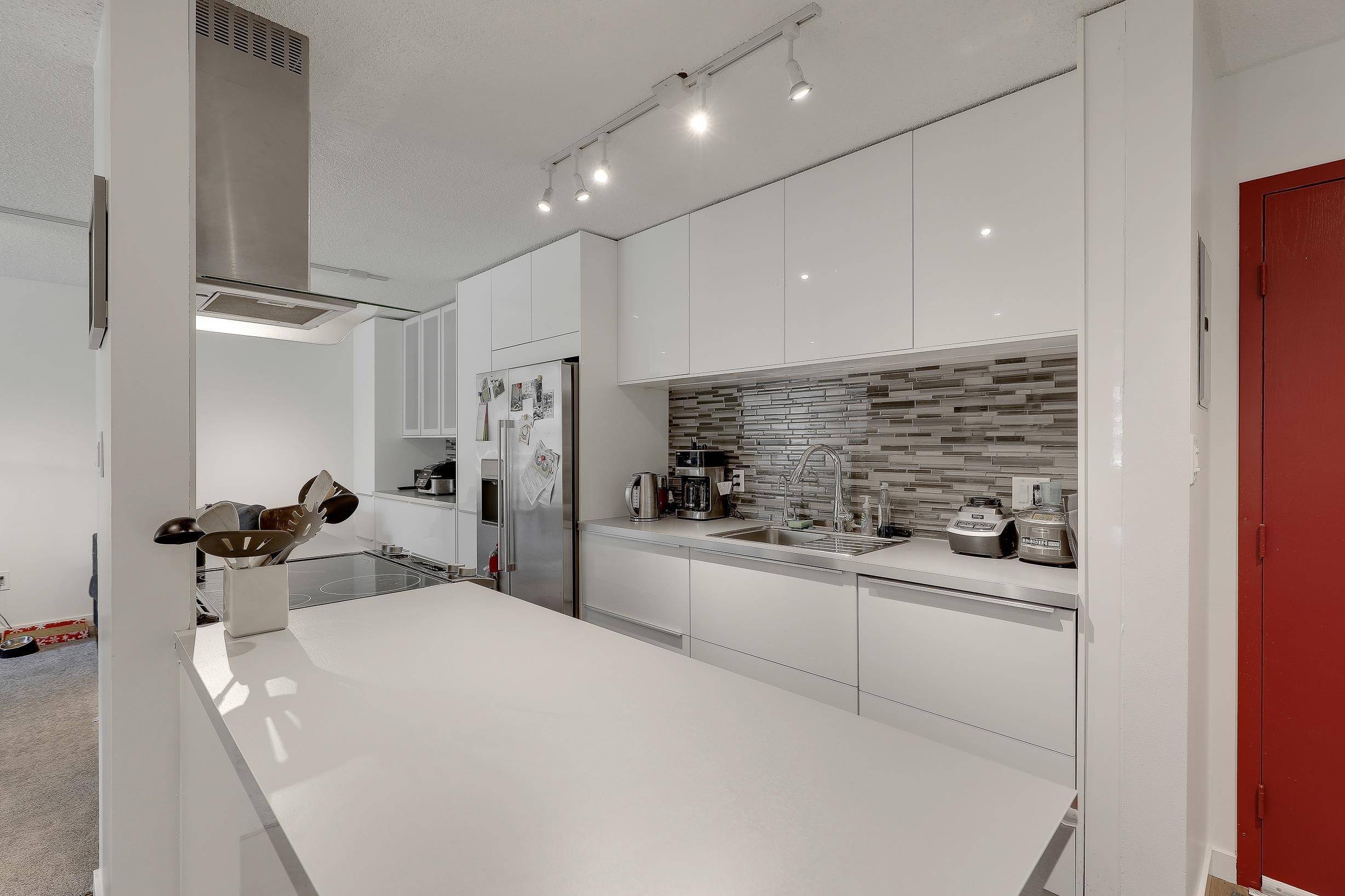 North Vancouver, BC V7M 1B4,250 W 1st ST #503