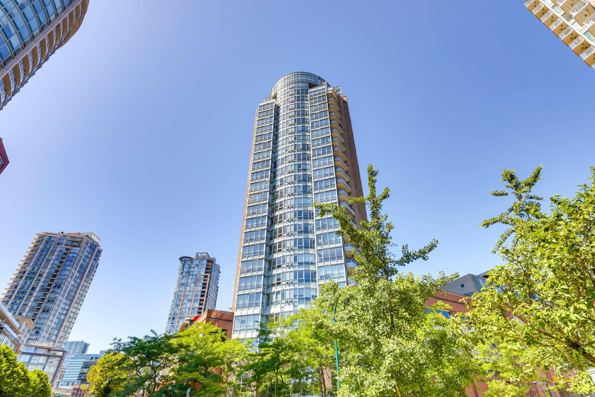 Vancouver, BC V6B 6N6,63 Keefer PL #TH6