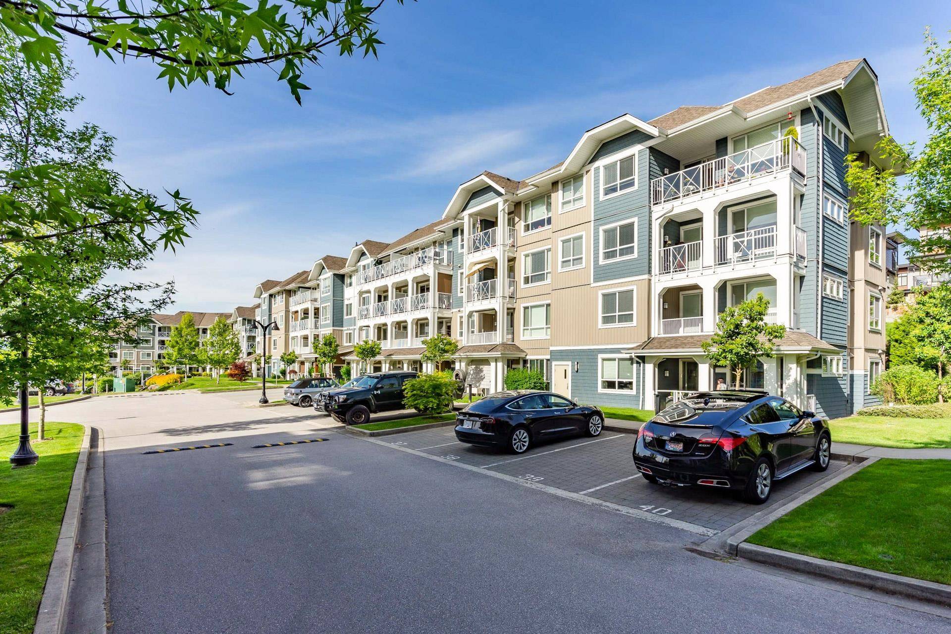 Surrey, BC V3S 6X6,16396 64 AVE #209