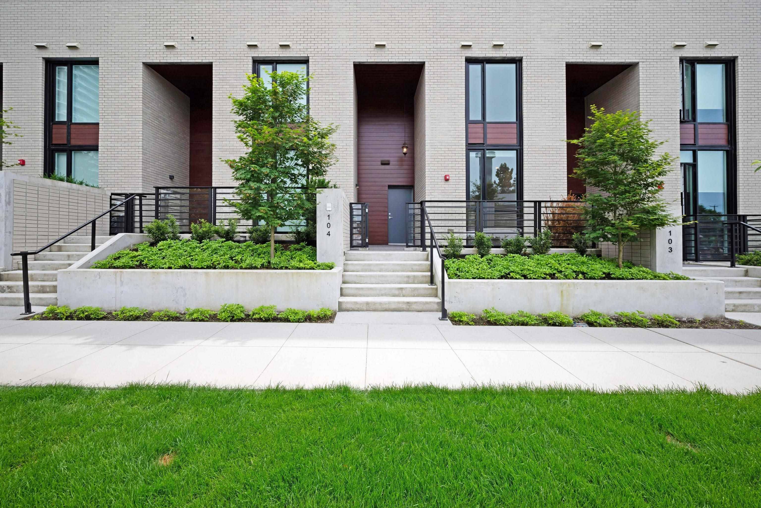 Surrey, BC V3R 2H4,10333 133 ST #104