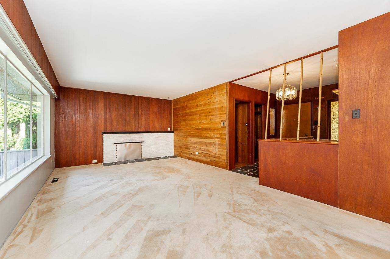 North Vancouver, BC V7R 1Z9,723 Handsworth RD