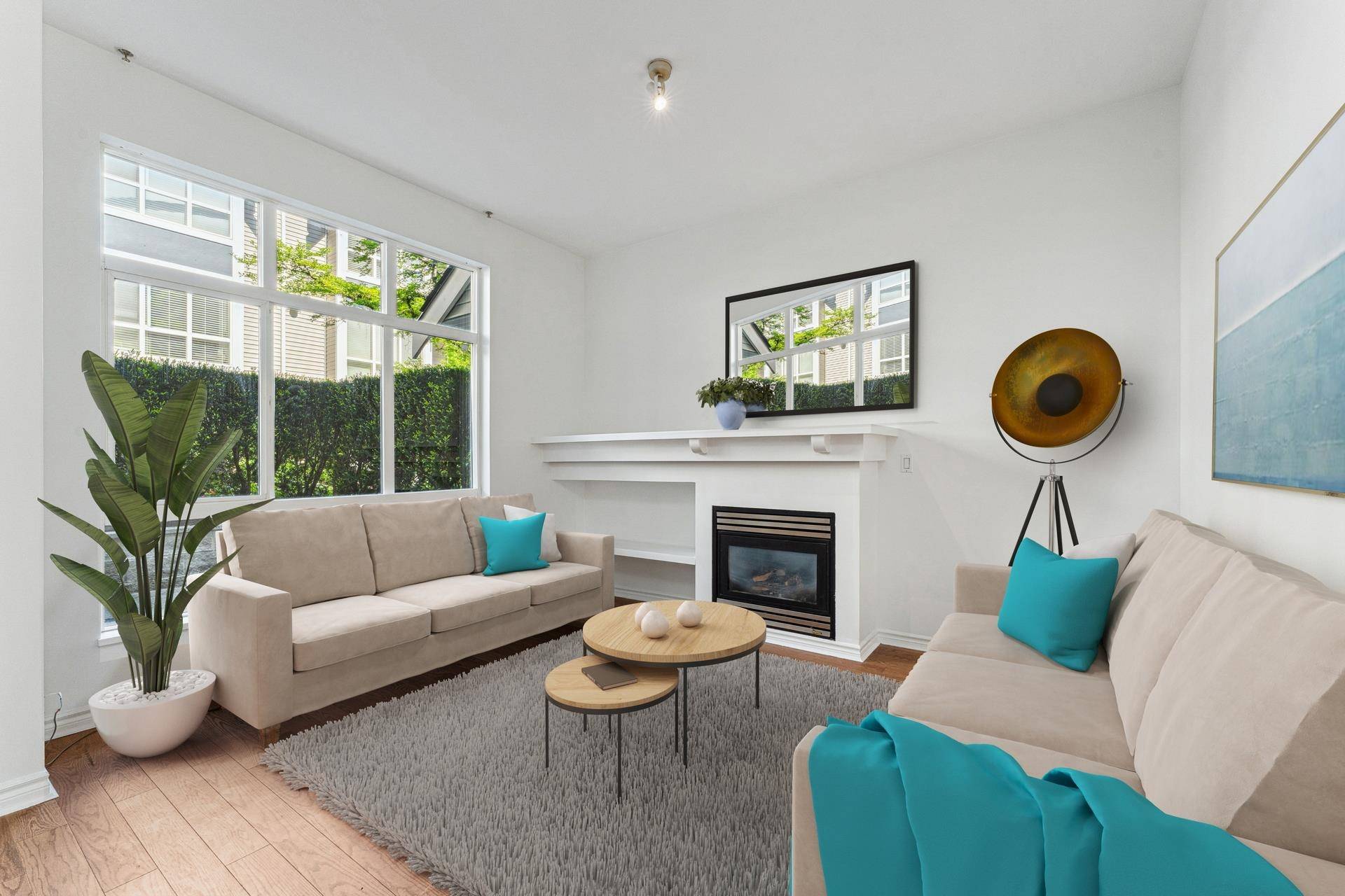 North Vancouver, BC V7J 1Z6,995 Lynn Valley RD #1