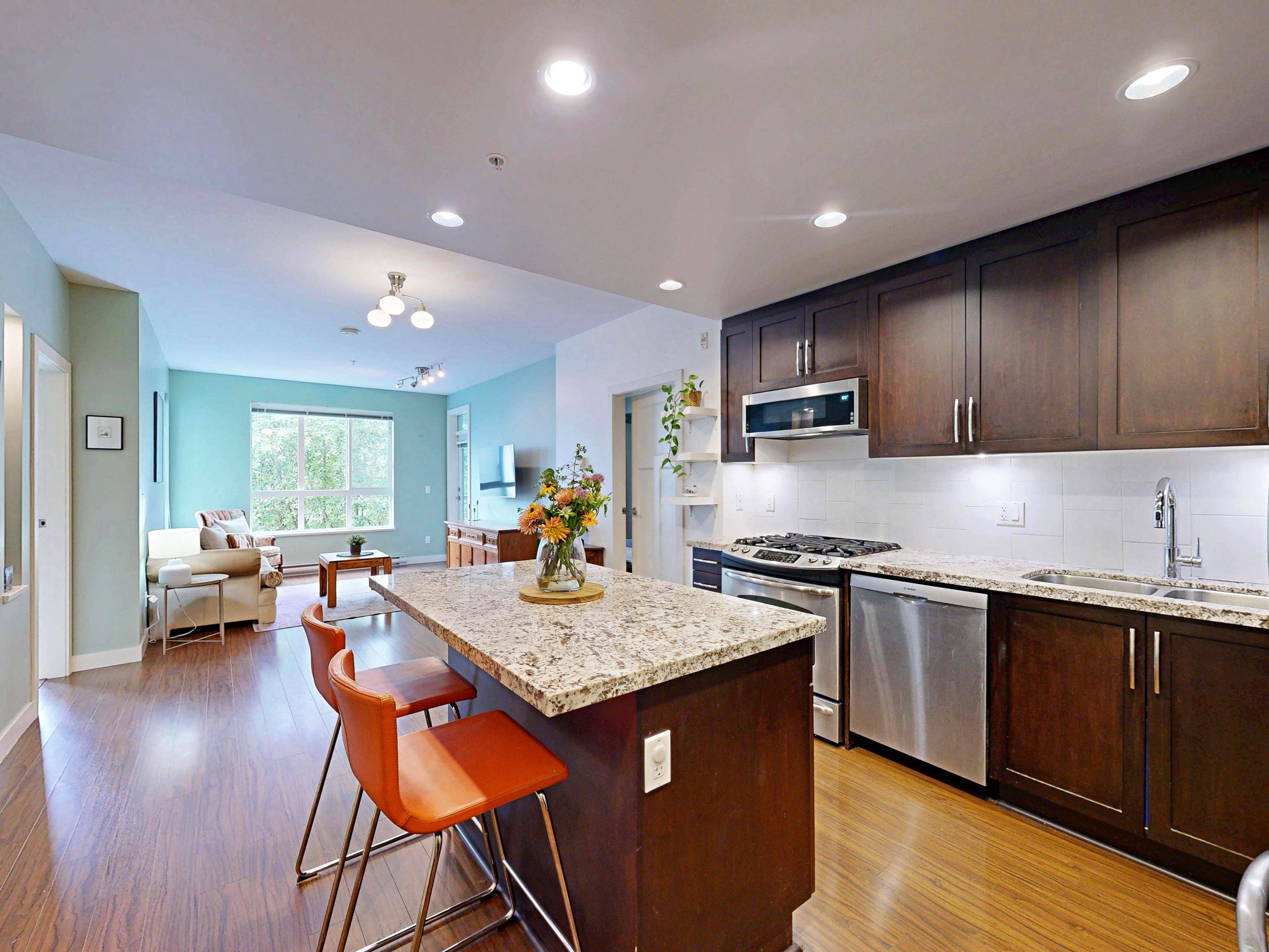 Surrey, BC V3Z 3W4,15428 31 AVE #213