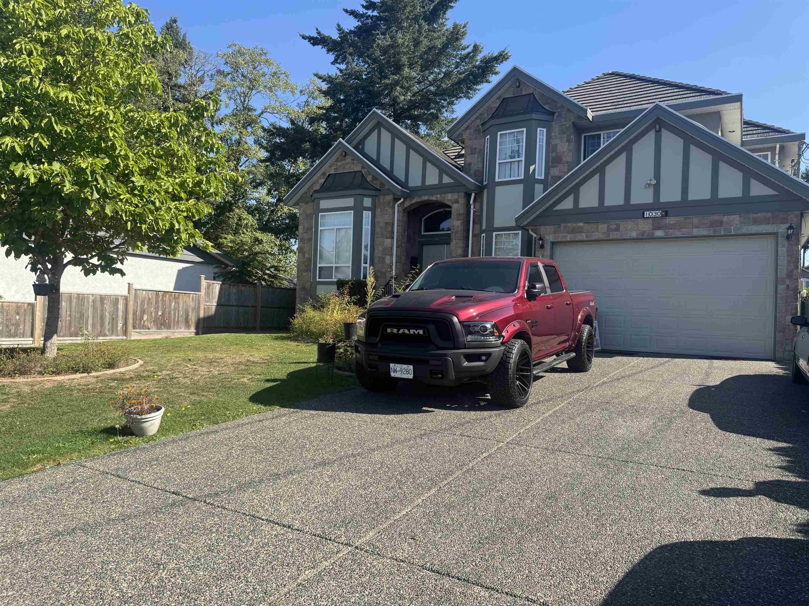Surrey, BC V3T 2Z4,10304 128 ST