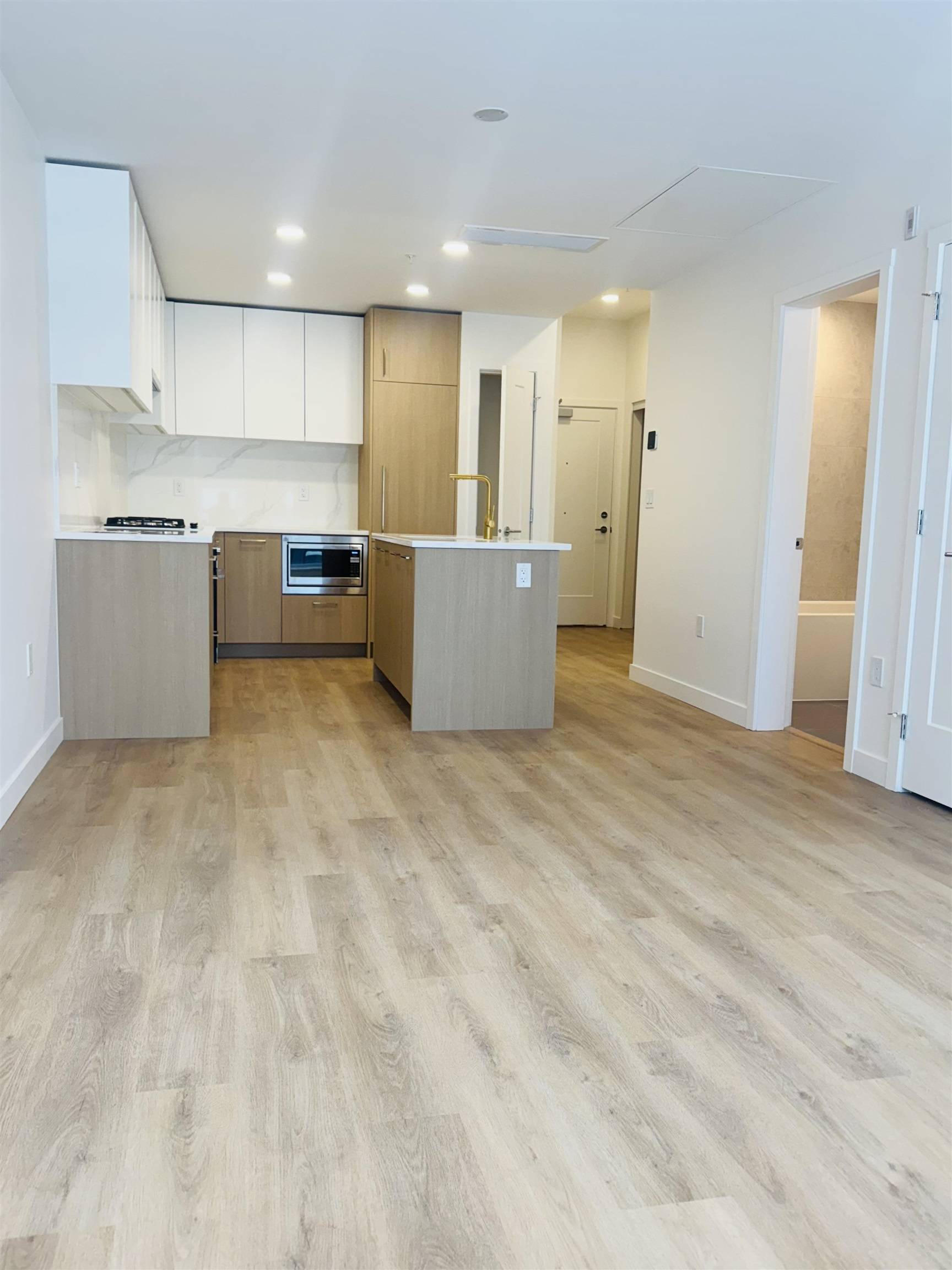 Coquitlam, BC V3K 3X6,375 Clayton Street #413