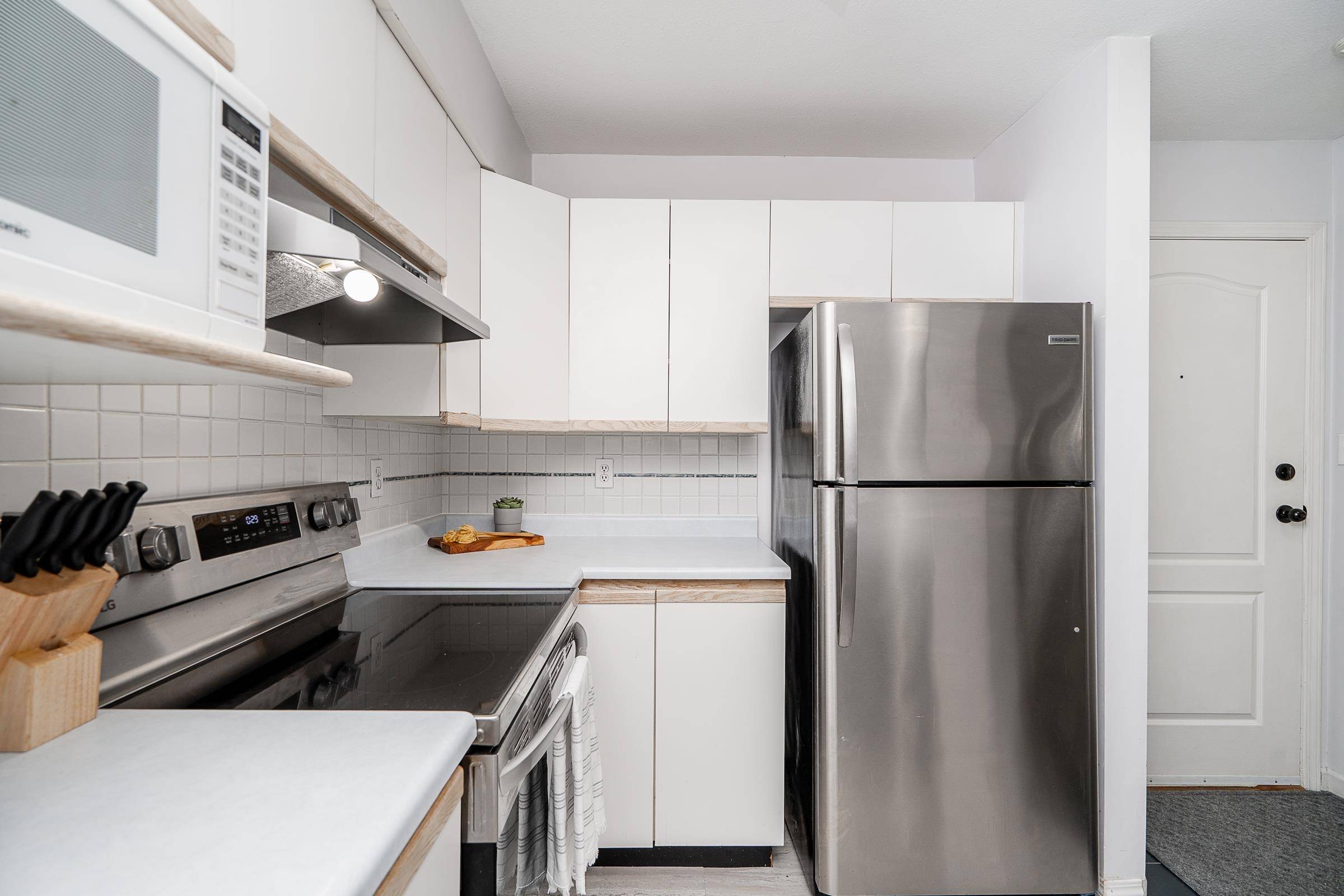 Port Coquitlam, BC V3C 6R9,2401 Hawthorne AVE #111