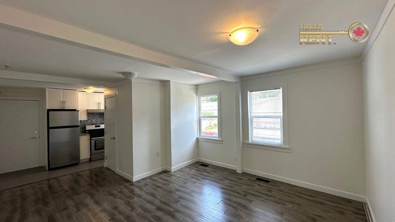 North Vancouver, BC V7M 2E8,130 Lonsdale AVE #102