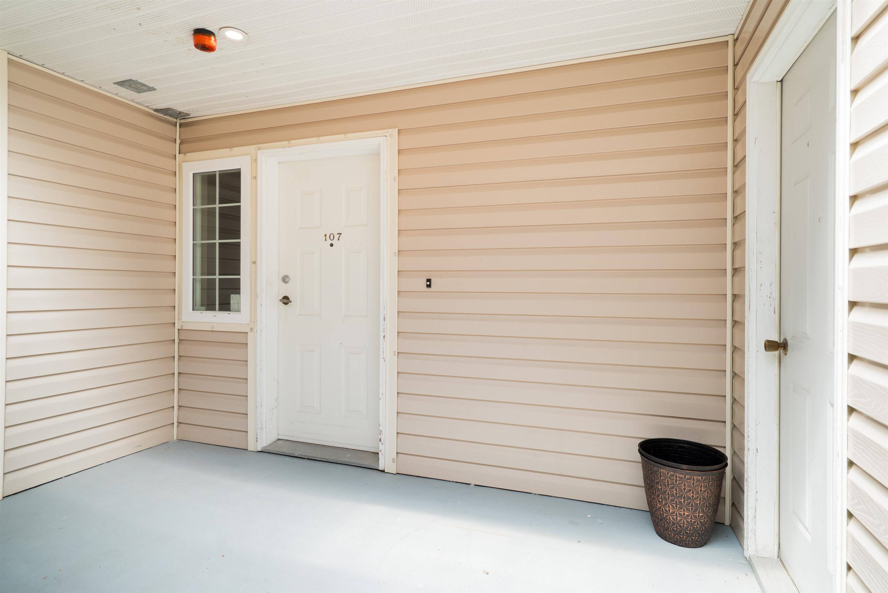 Maple Ridge, BC V2X 9T9,22515 116 AVE #107