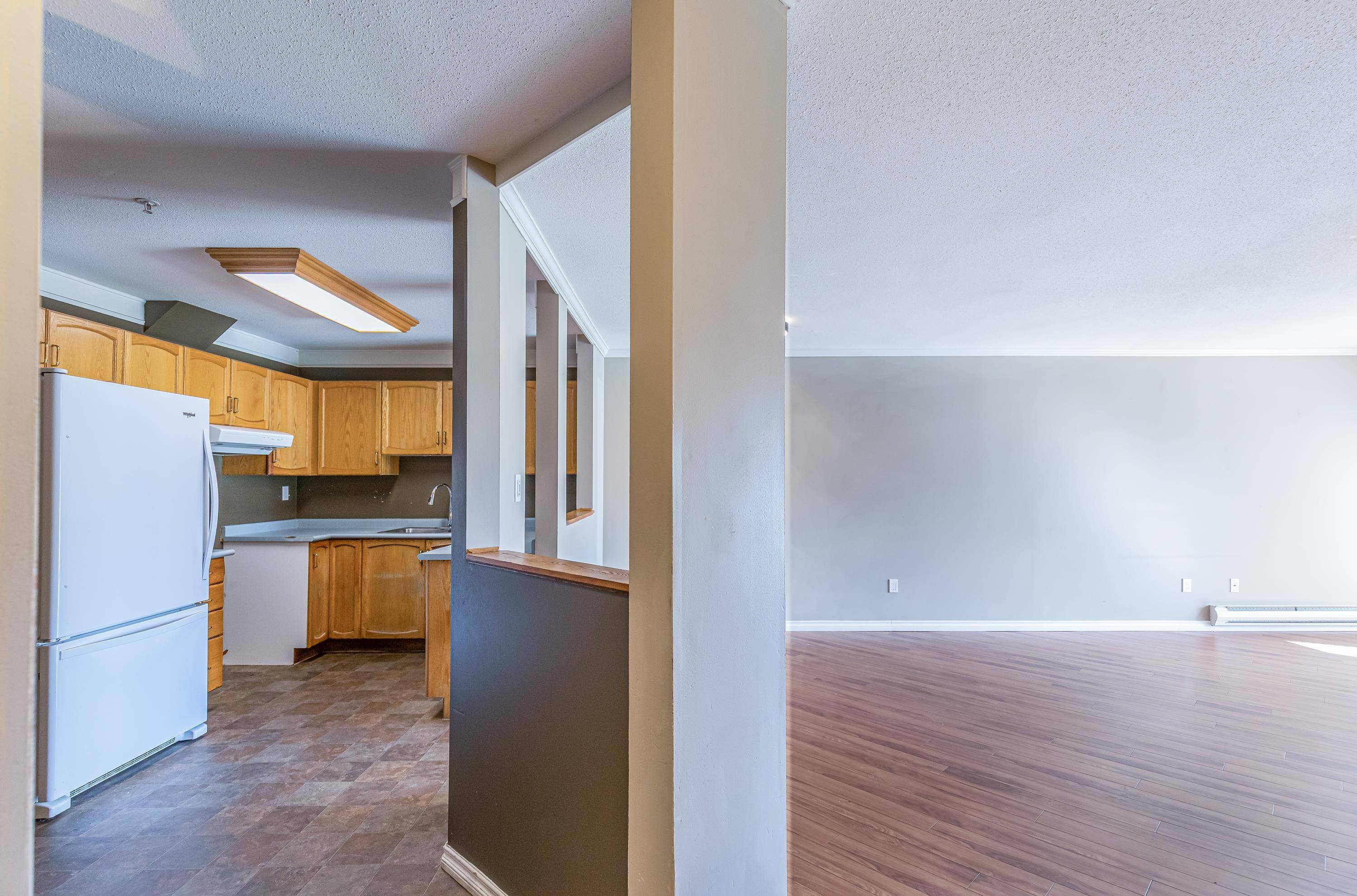 Abbotsford, BC V2T 6P4,2964 Trethewey ST #402