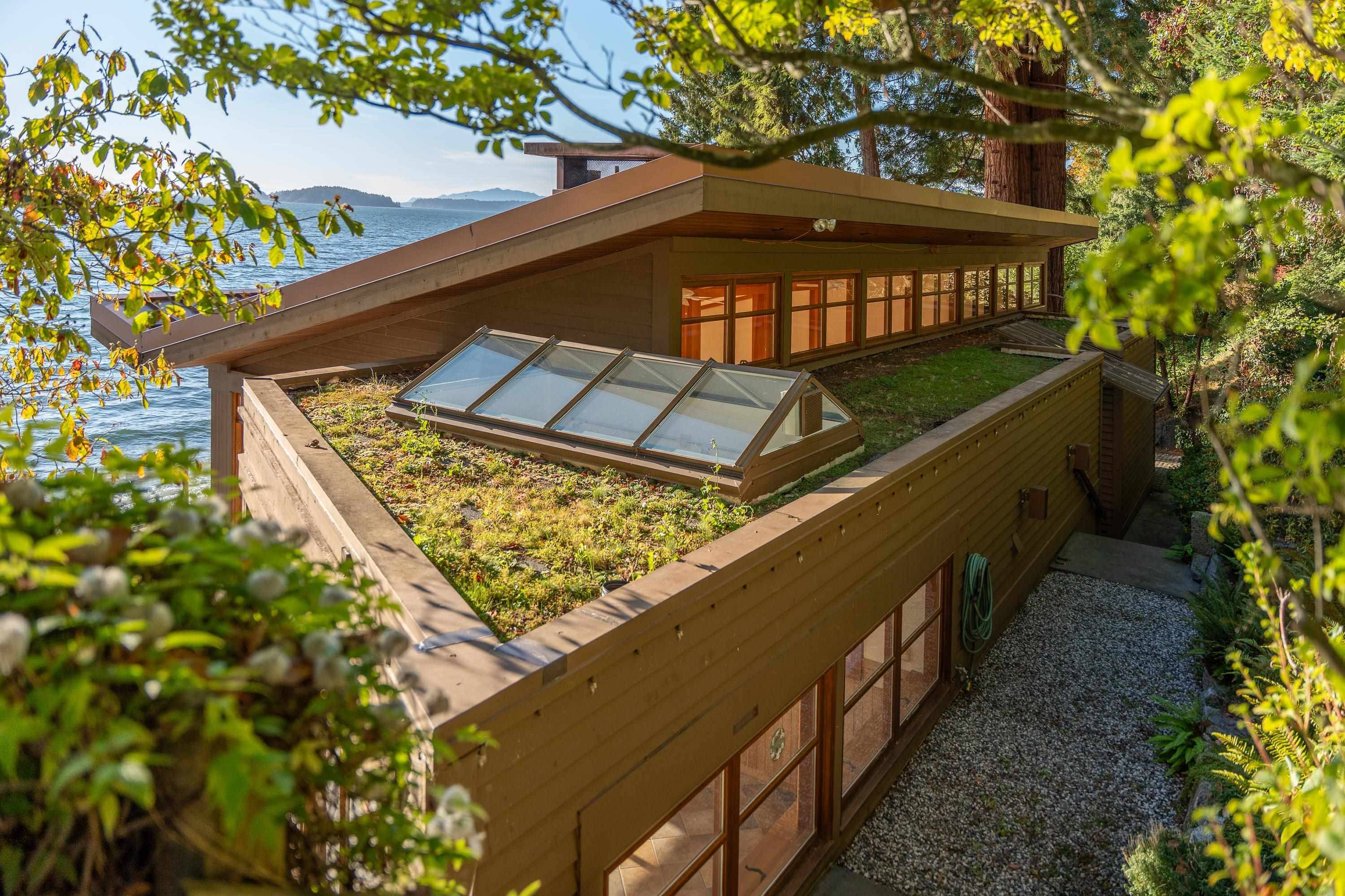 Sechelt, BC V7Z 0B6,4893 Sunshine Coast HWY