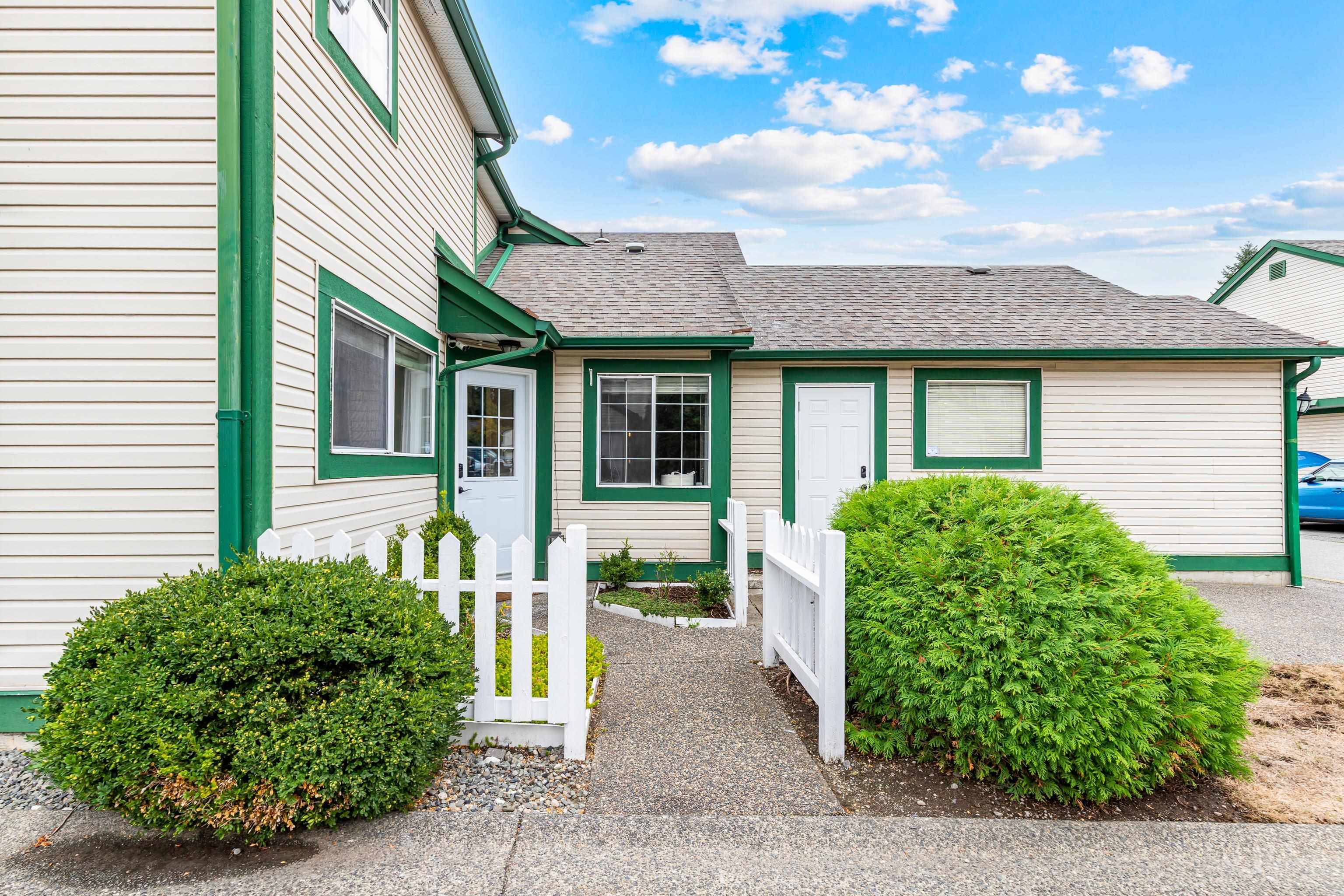 Maple Ridge, BC V2X 0K4,20675 118 AVE #301