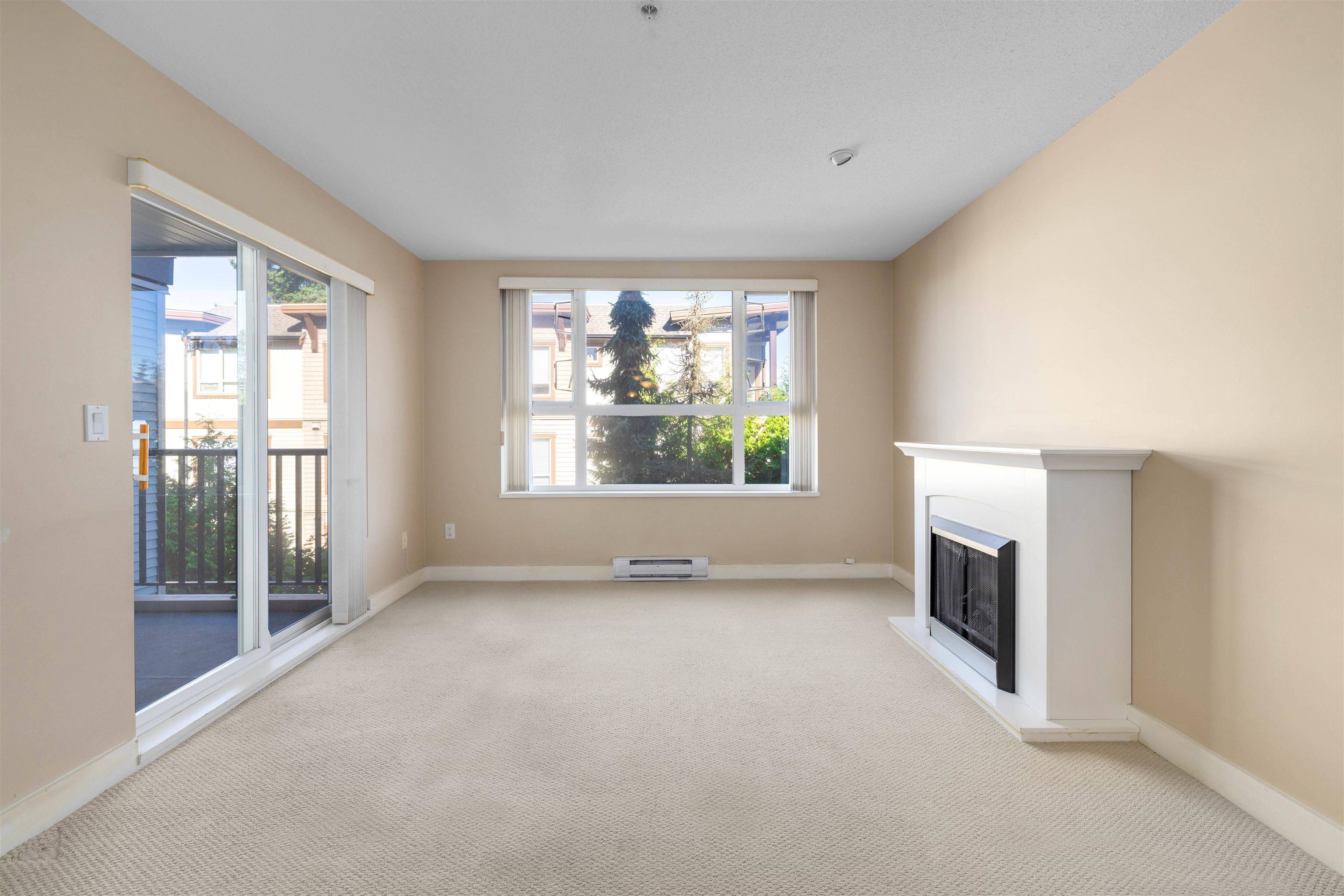 Surrey, BC V4A 1V4,15265 17a AVE #305