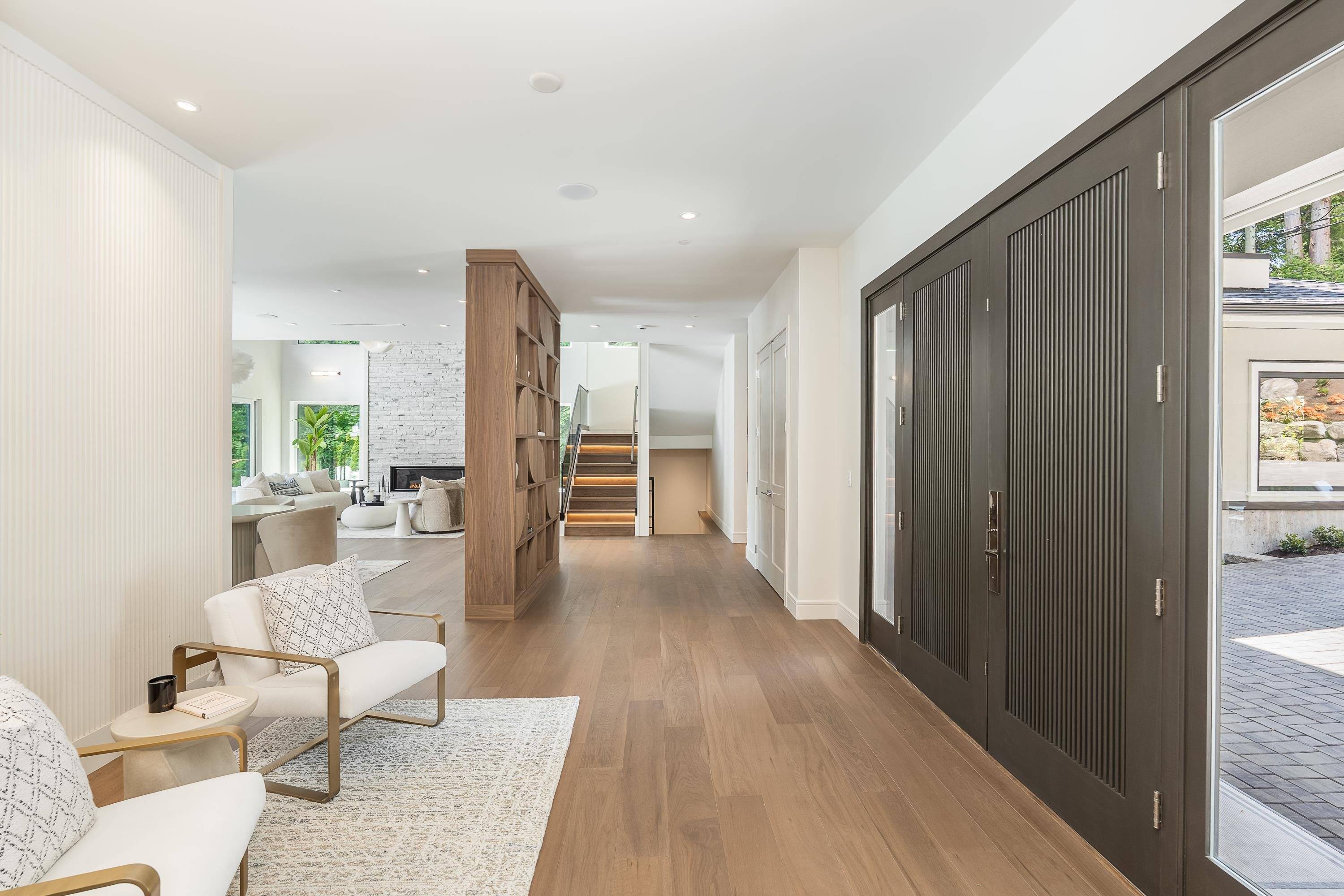 West Vancouver, BC V7S 1M1,360 Southborough DR