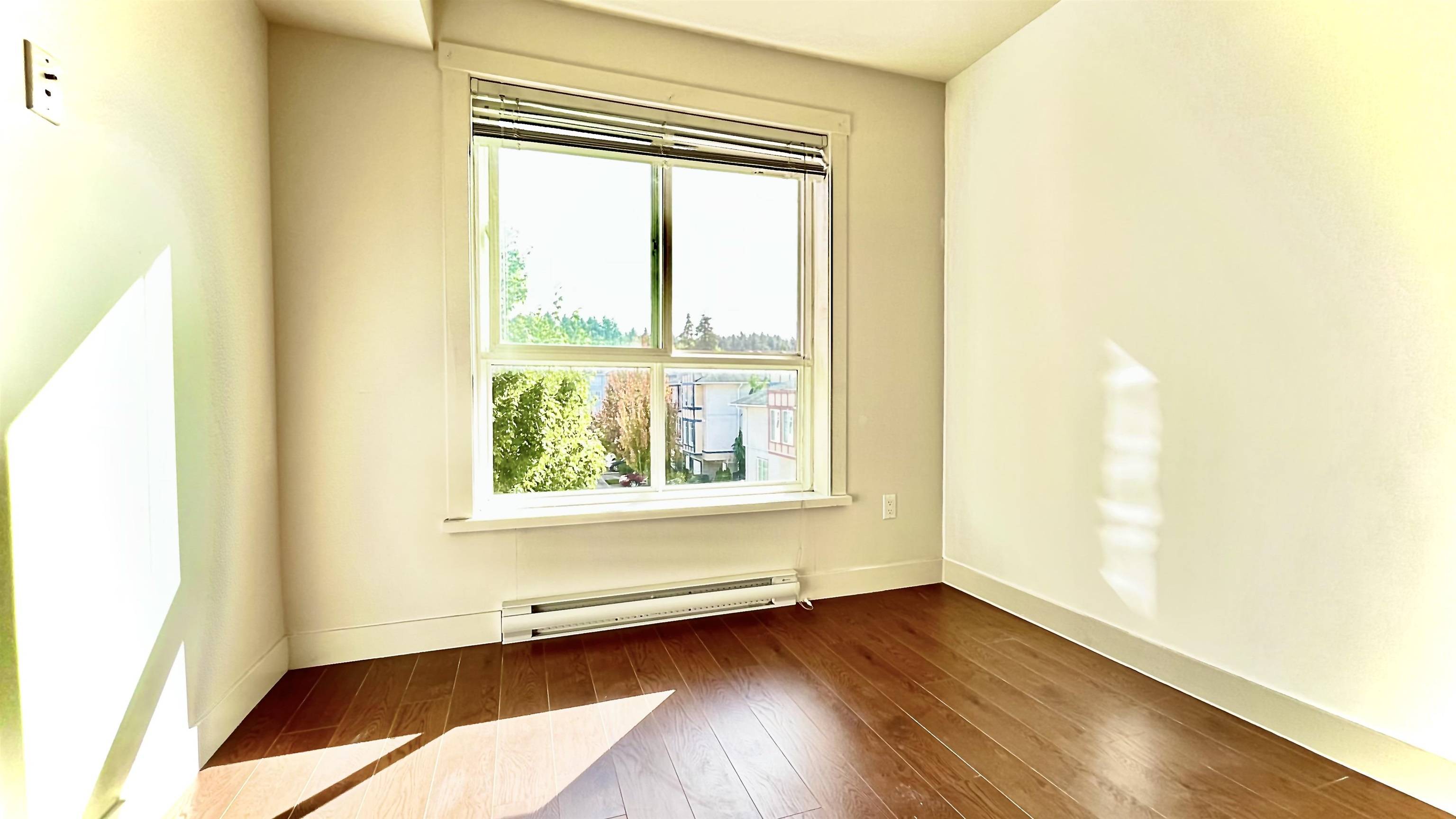 Surrey, BC V3T 1A8,13883 Laurel DR #618