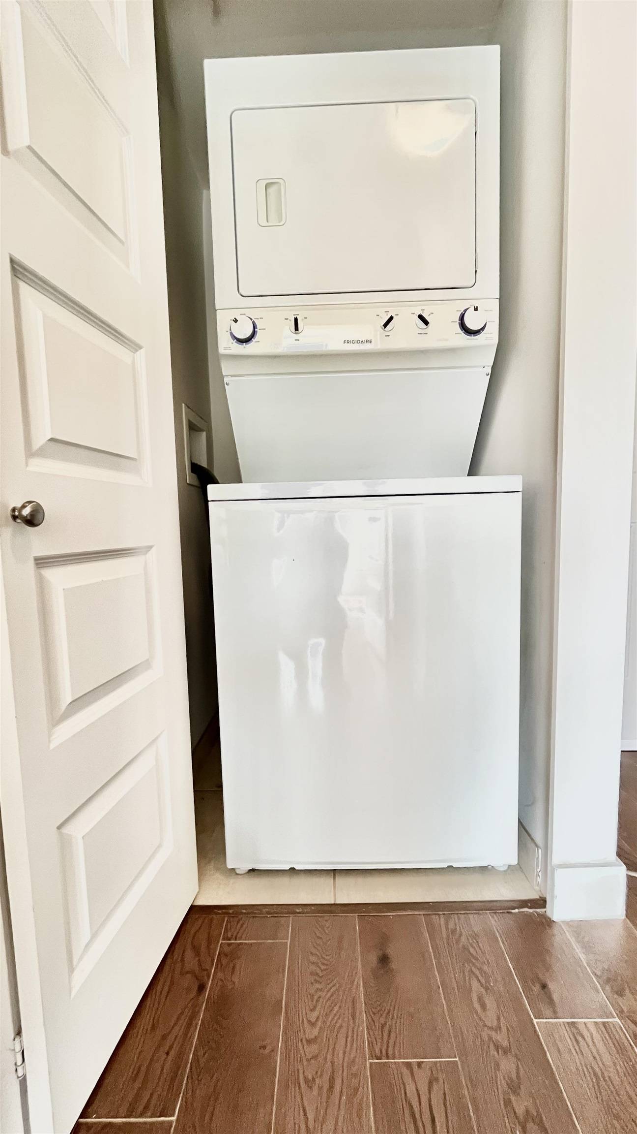 Surrey, BC V3T 1A8,13883 Laurel DR #618