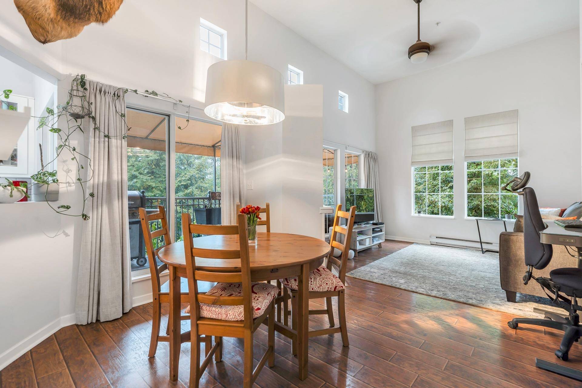 Coquitlam, BC V3B 7P6,1199 Westwood ST #401