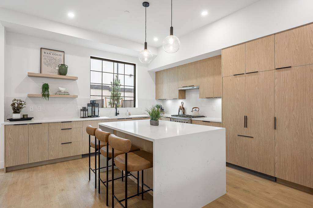 Langley, BC V2S 1S1,19770 76 AVE