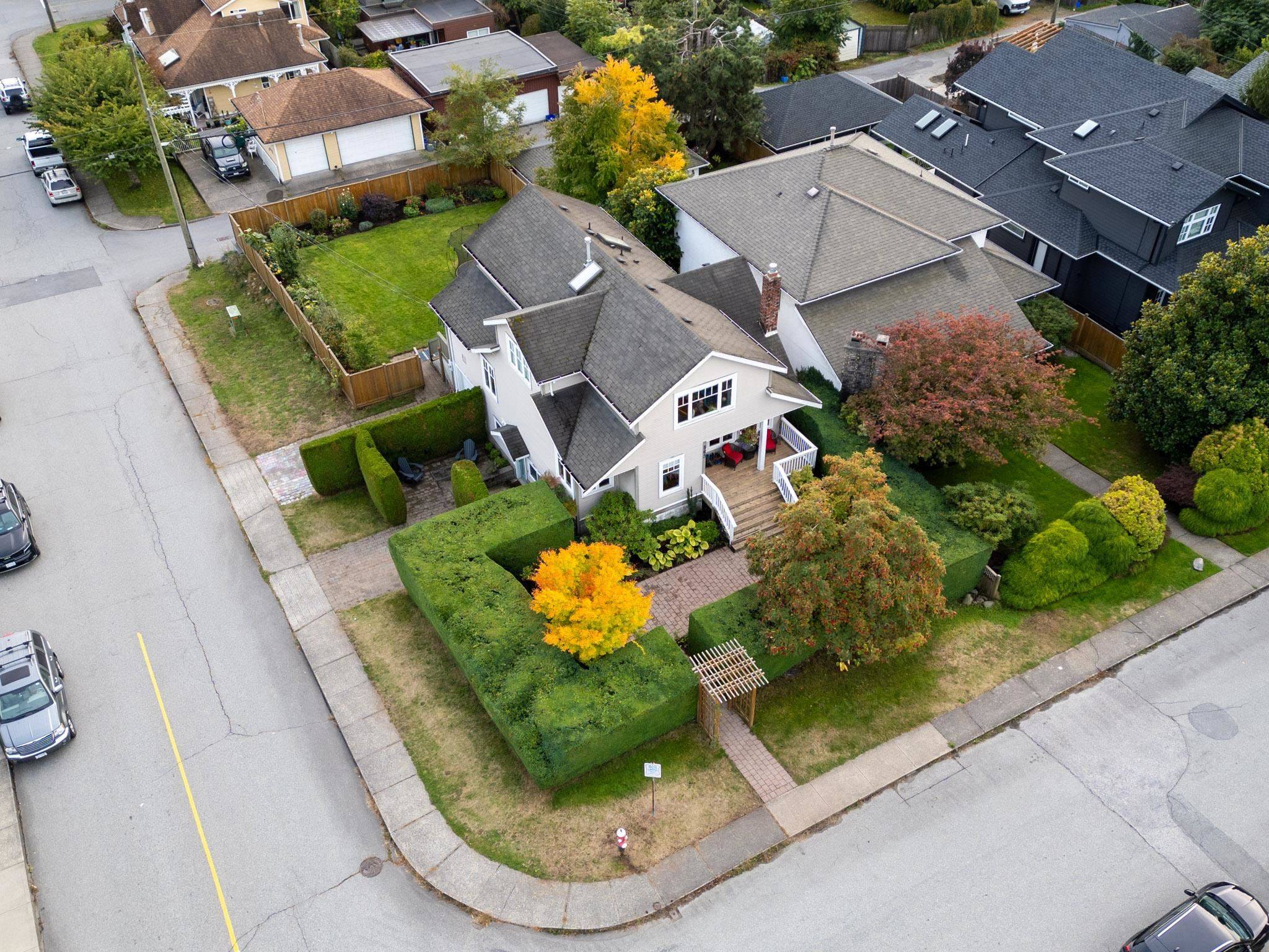 North Vancouver, BC V7L 1R2,563 E 6th ST