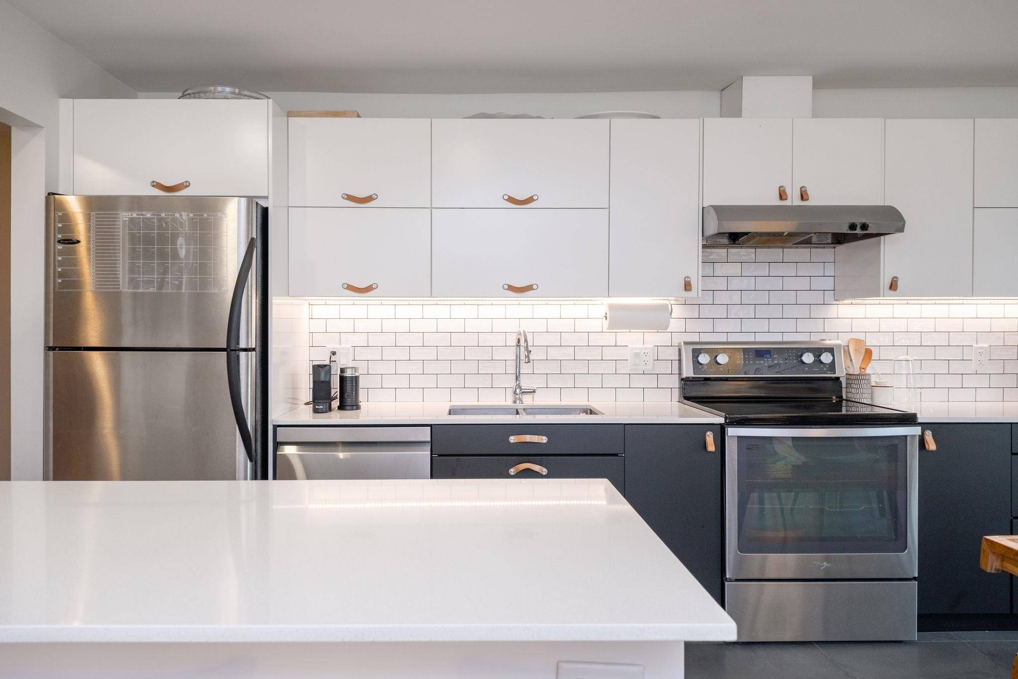 North Vancouver, BC V7N 2J7,555 W 28 ST #412