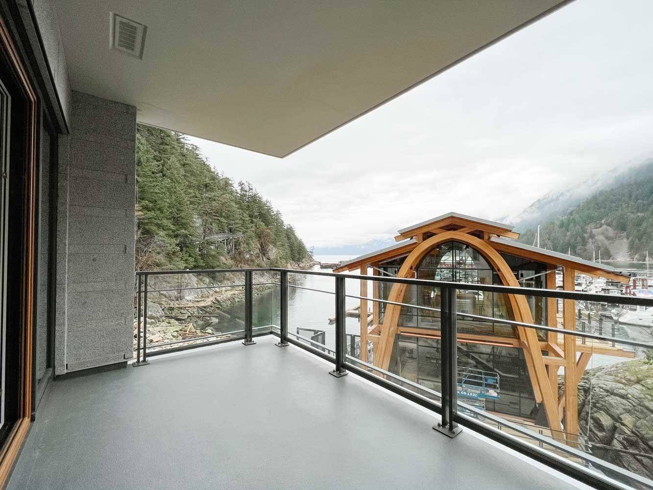 West Vancouver, BC V7W 2B2,6707 Nelson AVE #201