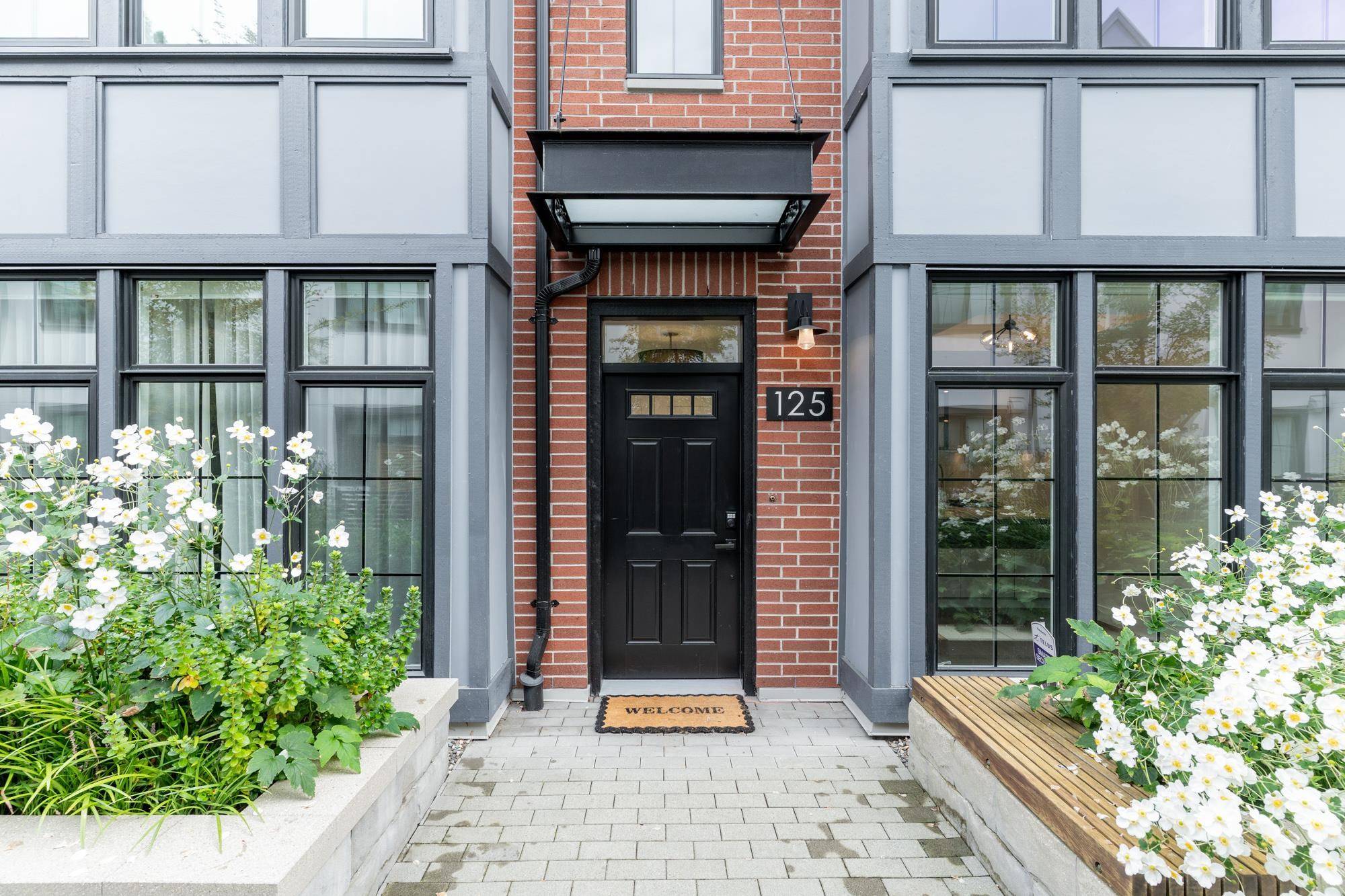 North Vancouver, BC V7P 0C9,2070 Curling RD #125