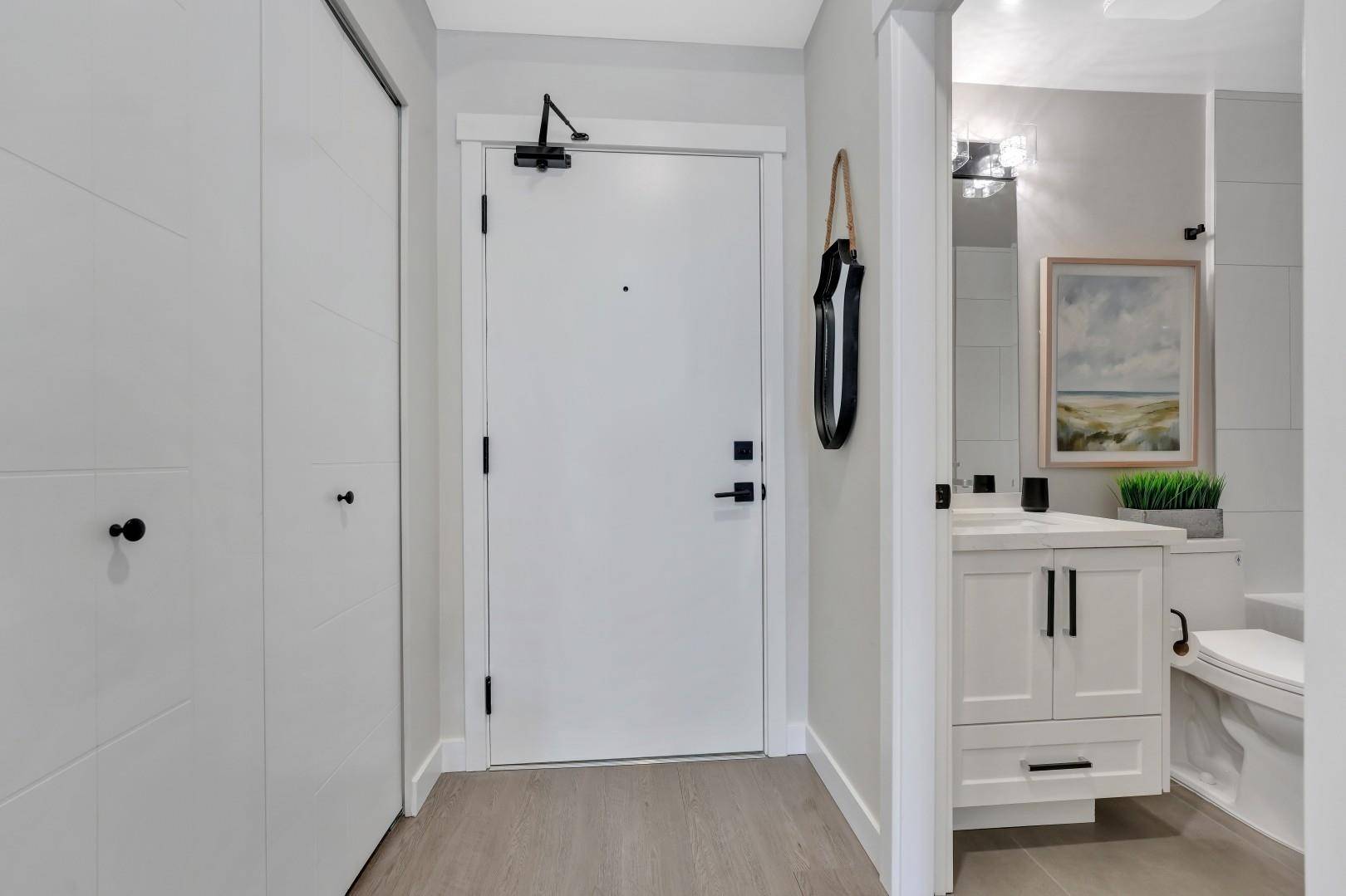 Maple Ridge, BC V2X 5Y6,12143 223 ST #202