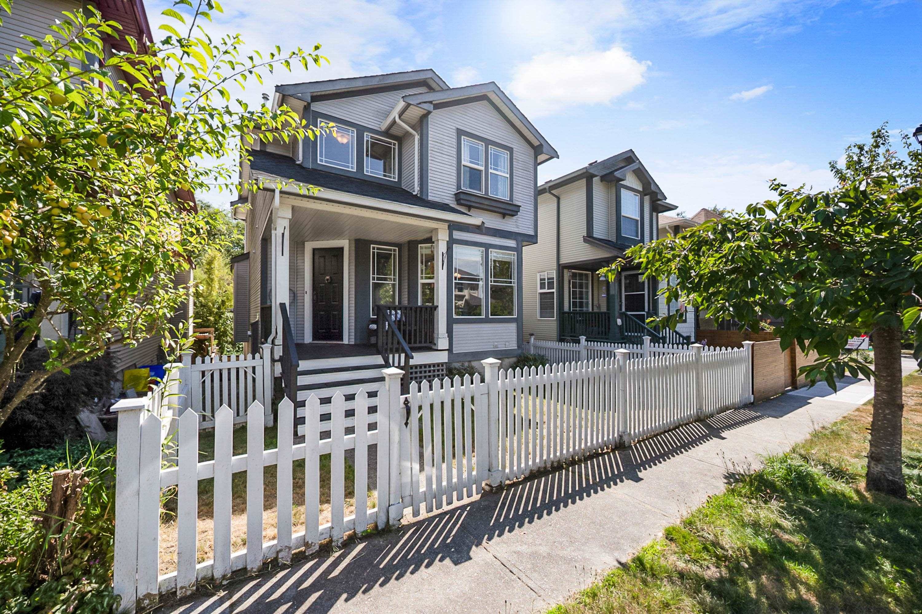 Maple Ridge, BC V2W 1W6,24372 101a AVE