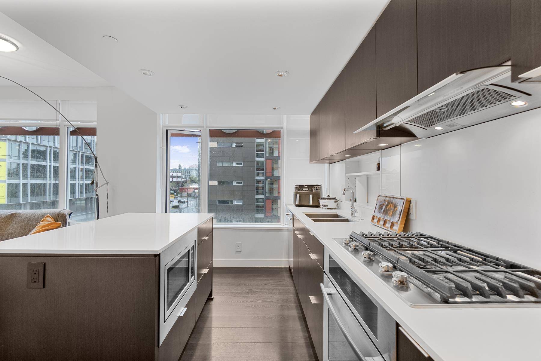 Vancouver, BC V6A 0G1,161 E 1st AVE #606