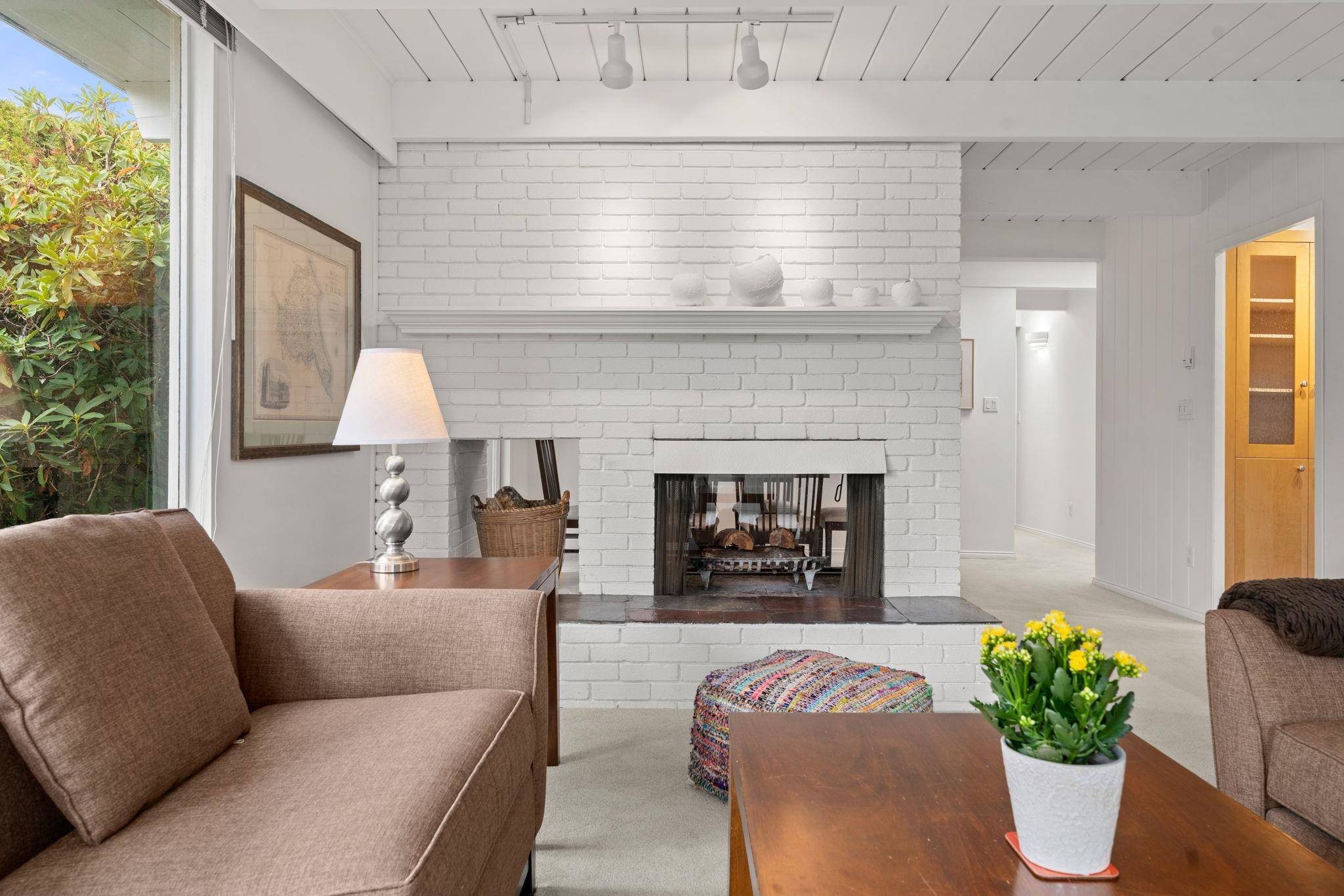 North Vancouver, BC V7R 2B2,749 Winona AVE