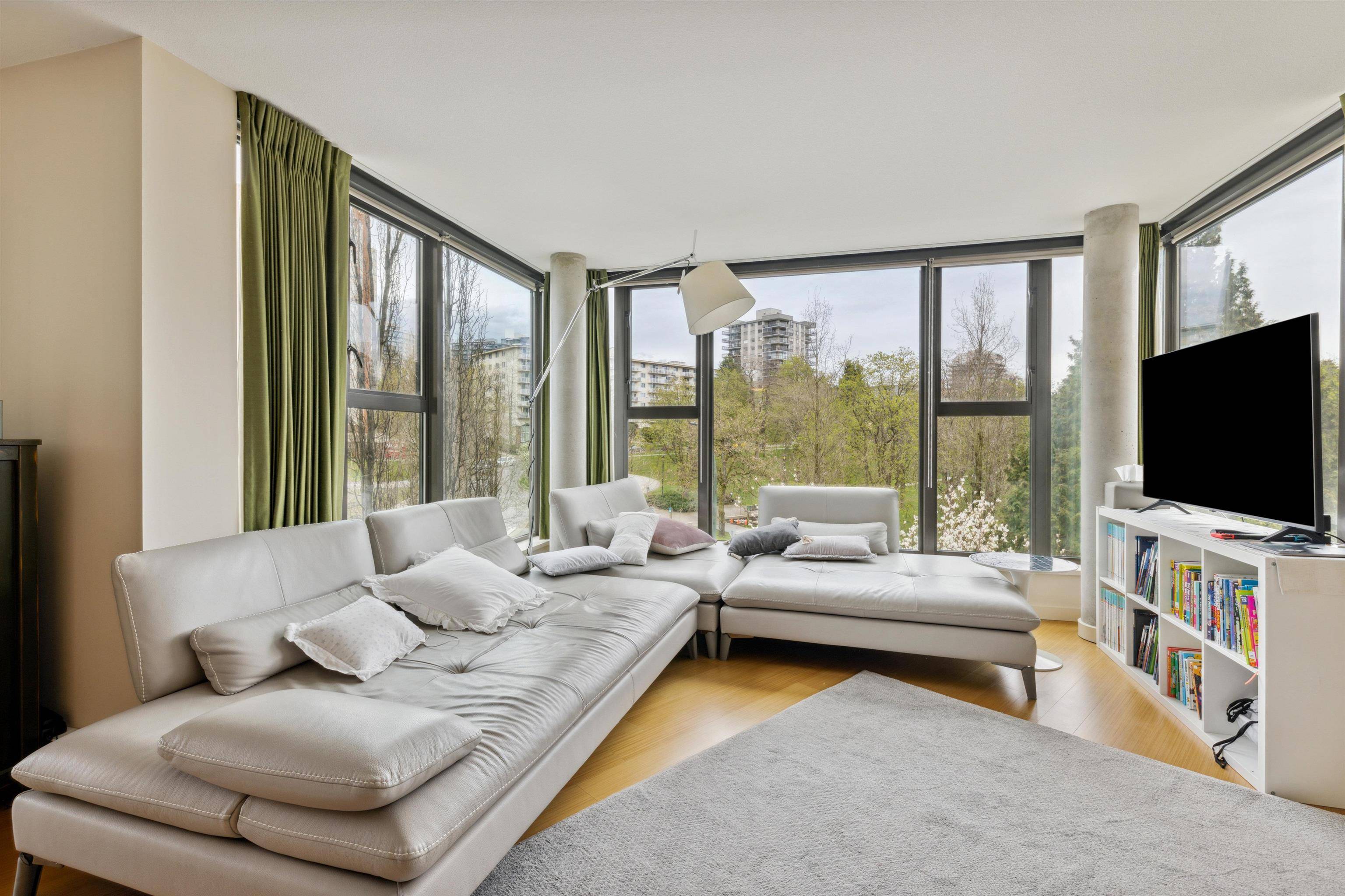 North Vancouver, BC V7M 0A2,683 Victoria Park West #501