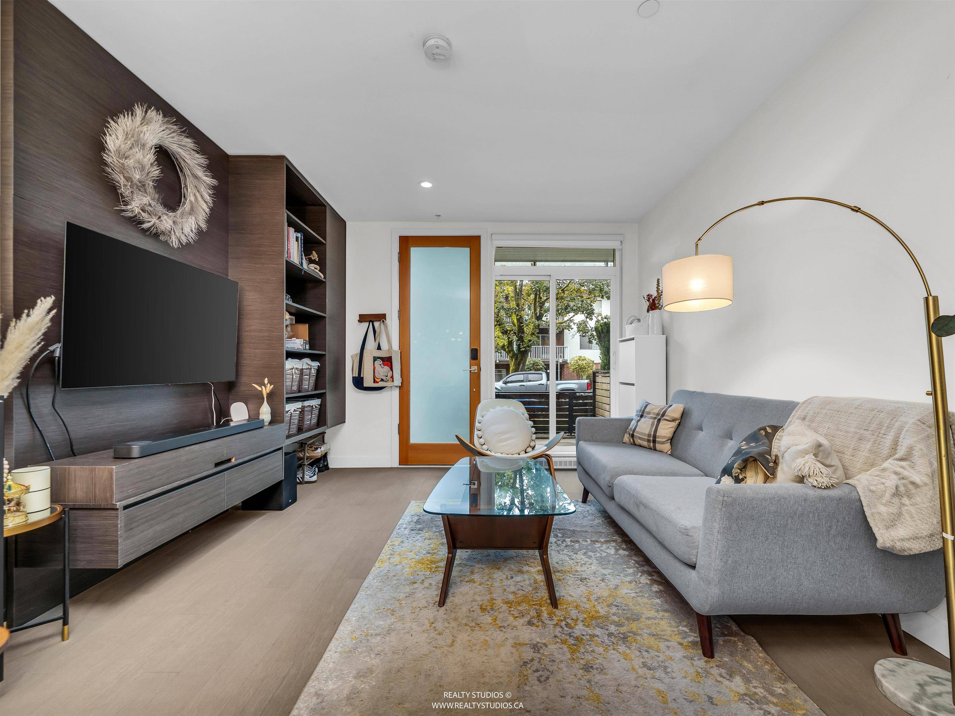 Vancouver, BC V5T 3B3,3177 Quebec ST