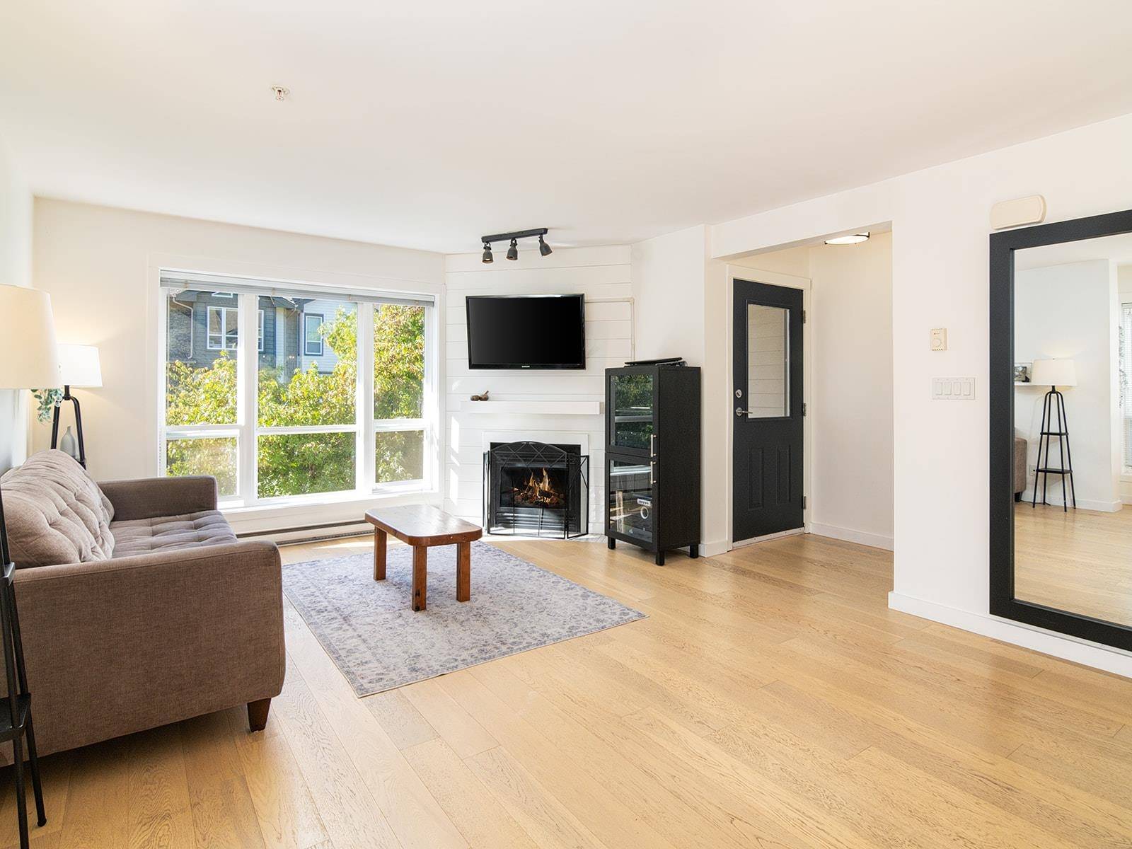 Squamish, BC V8B 0P7,1261 Main ST #2