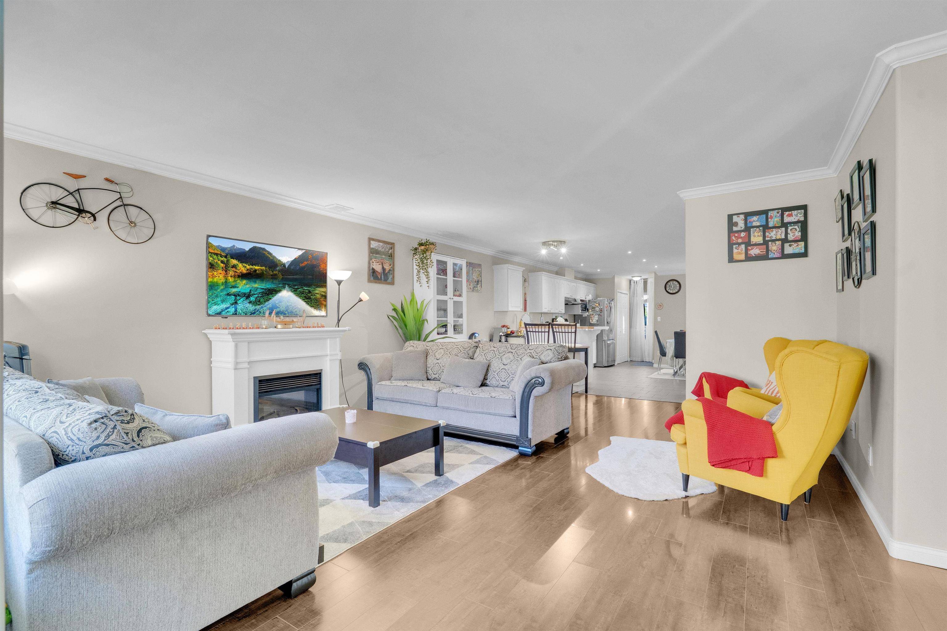 Surrey, BC V3W 0W9,7837 120a ST #113