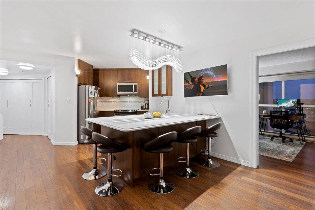 Vancouver, BC V6Z 2R3,907 Beach AVE #1401