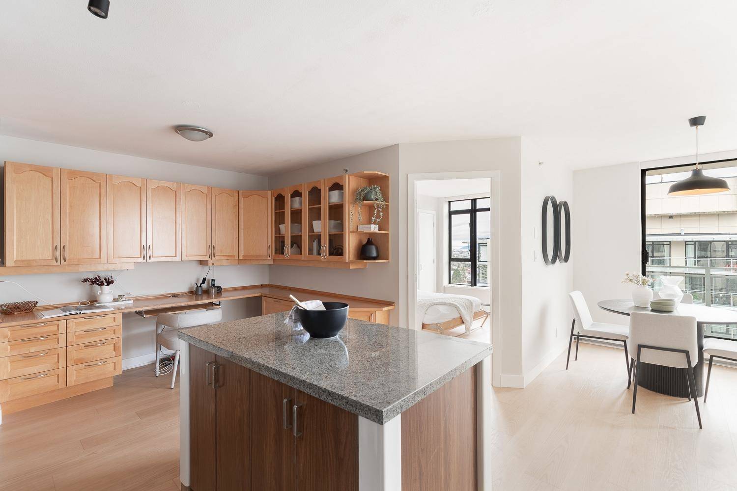 North Vancouver, BC V7M 3N8,155 W 1st ST #1406