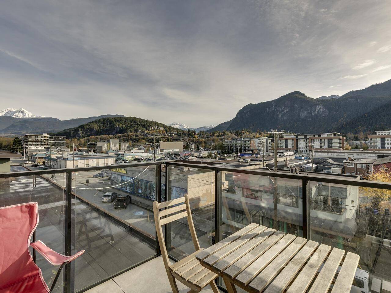 Squamish, BC V8B 0C4,38033 Second AVE #416